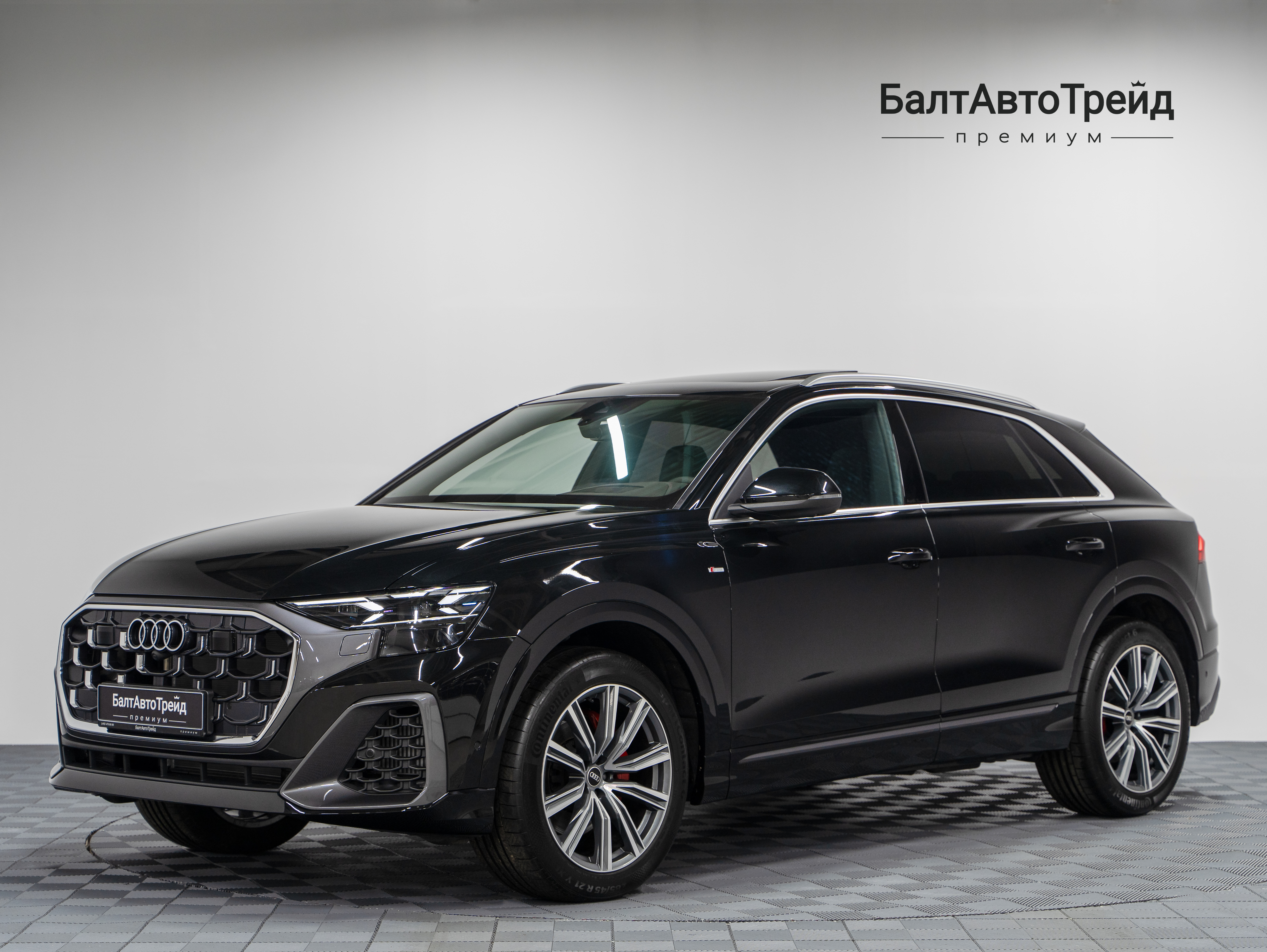 Автомобиль Audi Q8 55 TFSI 3.0 AT (340 л.с.) 4WD - 1