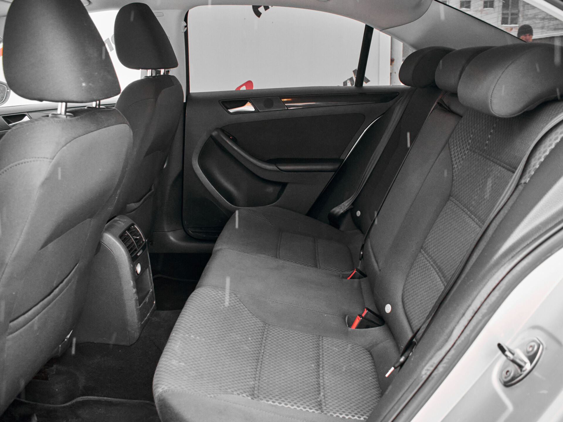 Купить Volkswagen Jetta 1.6 AT (105 л.с.), 2013 в Екатеренбурге