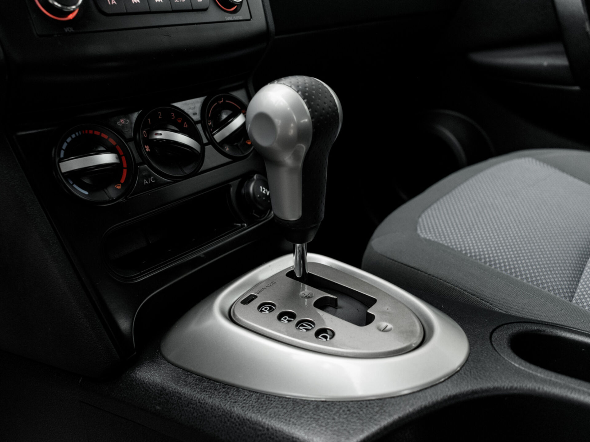 Купить Nissan Qashqai 2.0 CVT (141 л.с.), 2011 в Екатеренбурге