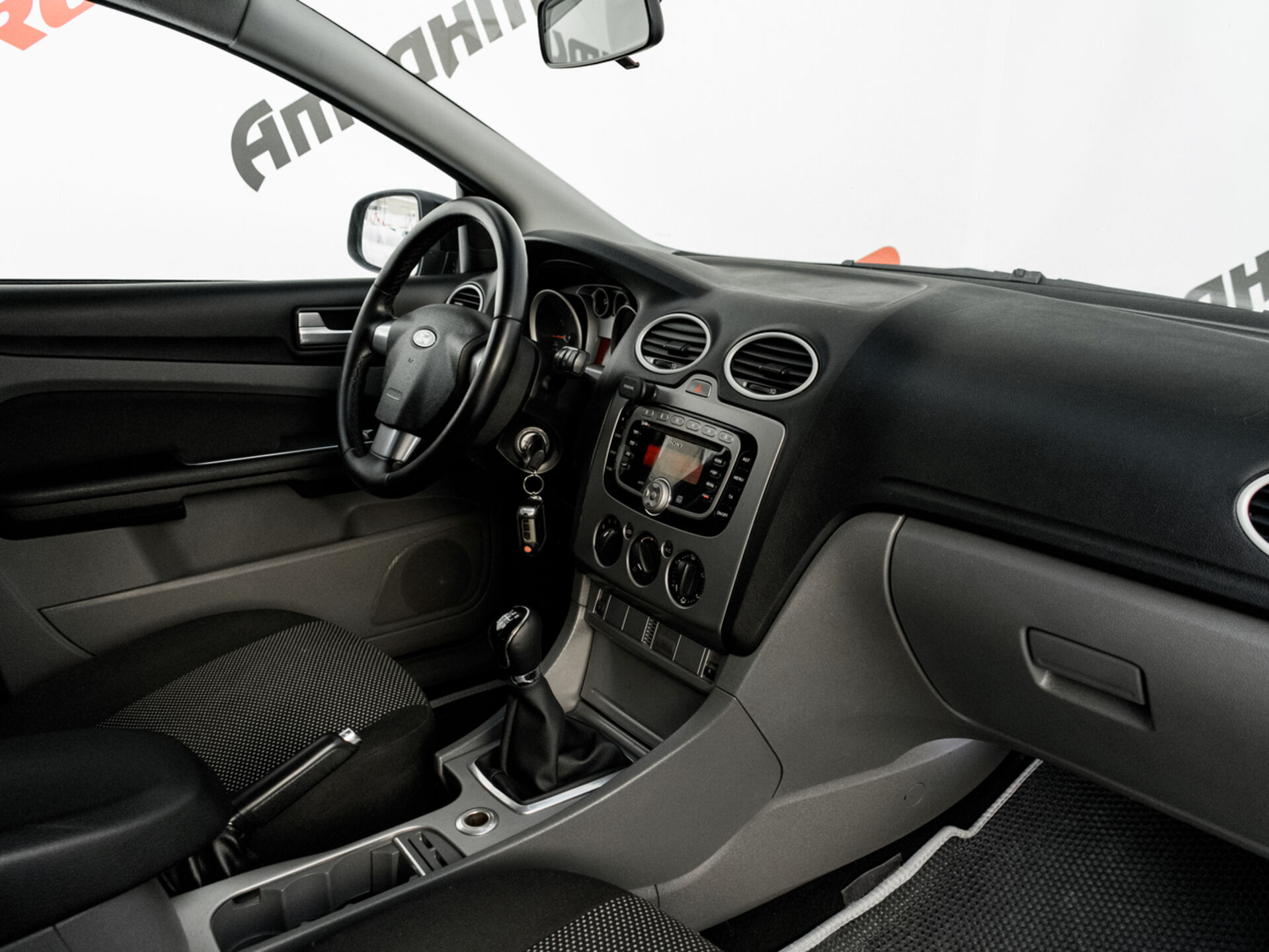 Купить Ford Focus 1.6 MT (100 л.с.), 2011 в Екатеренбурге