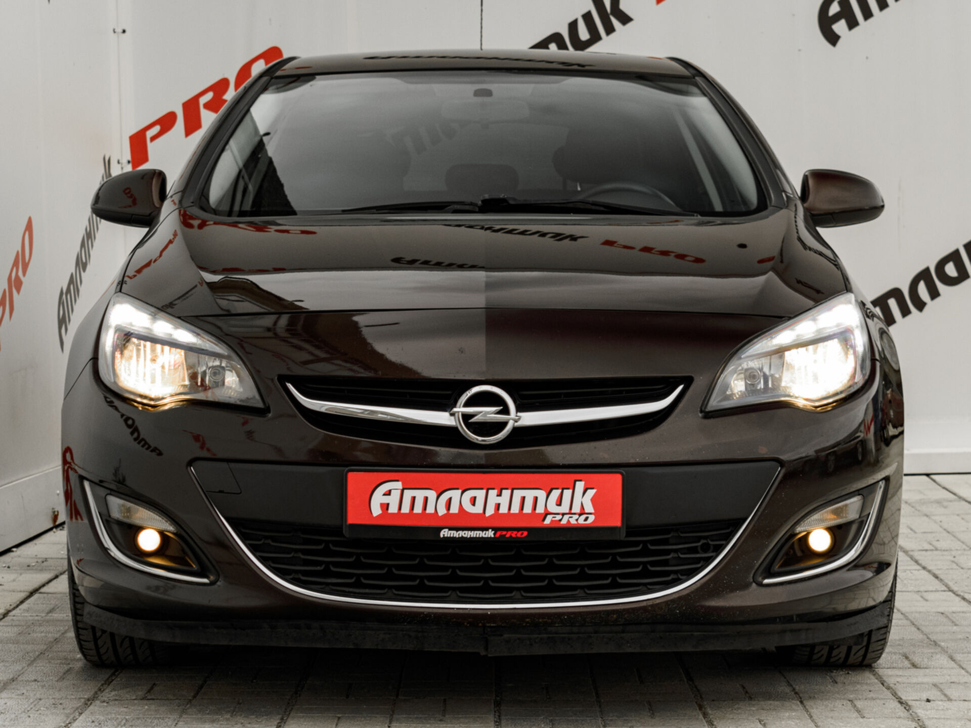 Купить Opel Astra 1.6 MT (115 л.с.), 2013 в Екатеренбурге