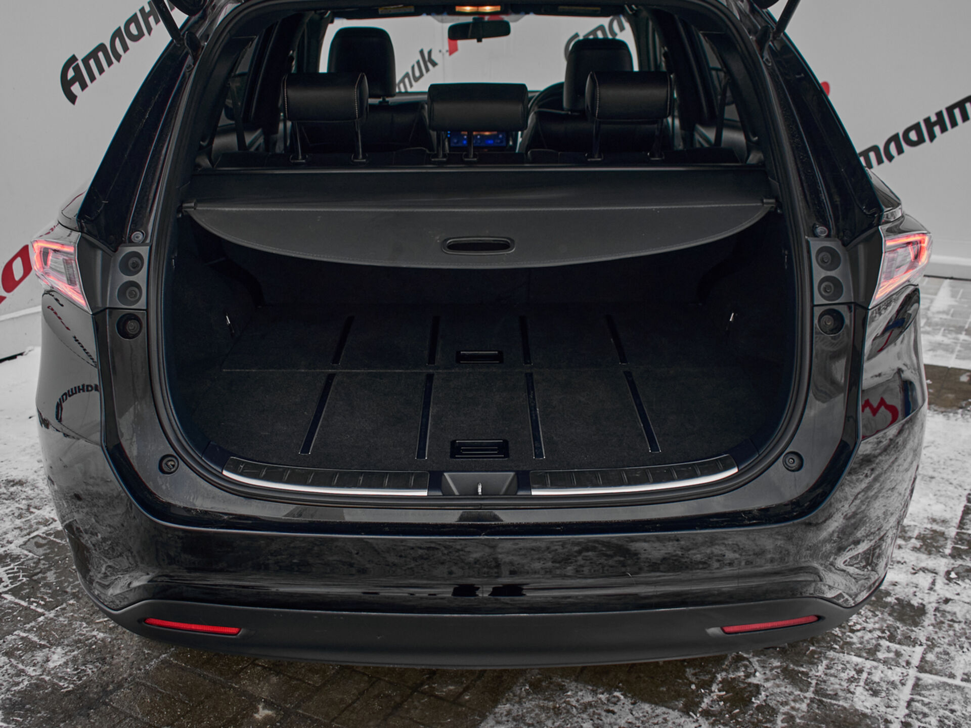 Купить Toyota Harrier 2.0 CVT (151 л.с.), 2017 в Екатеренбурге