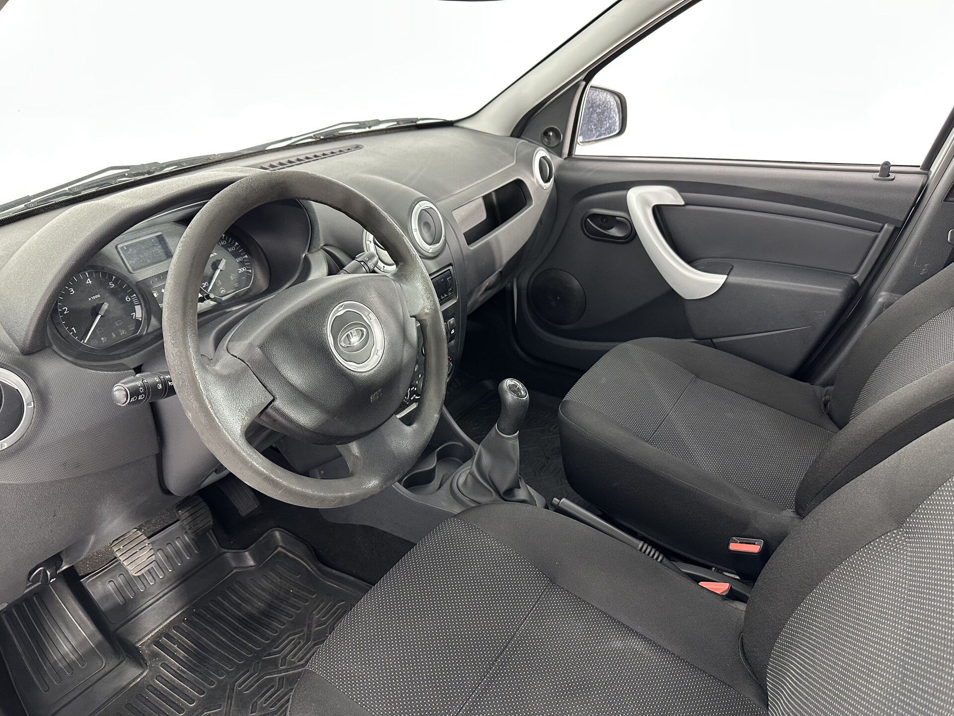 Lada Largus Norma Climate (5 мест) (2015-2019) 2019 г.в., 165 000 км.