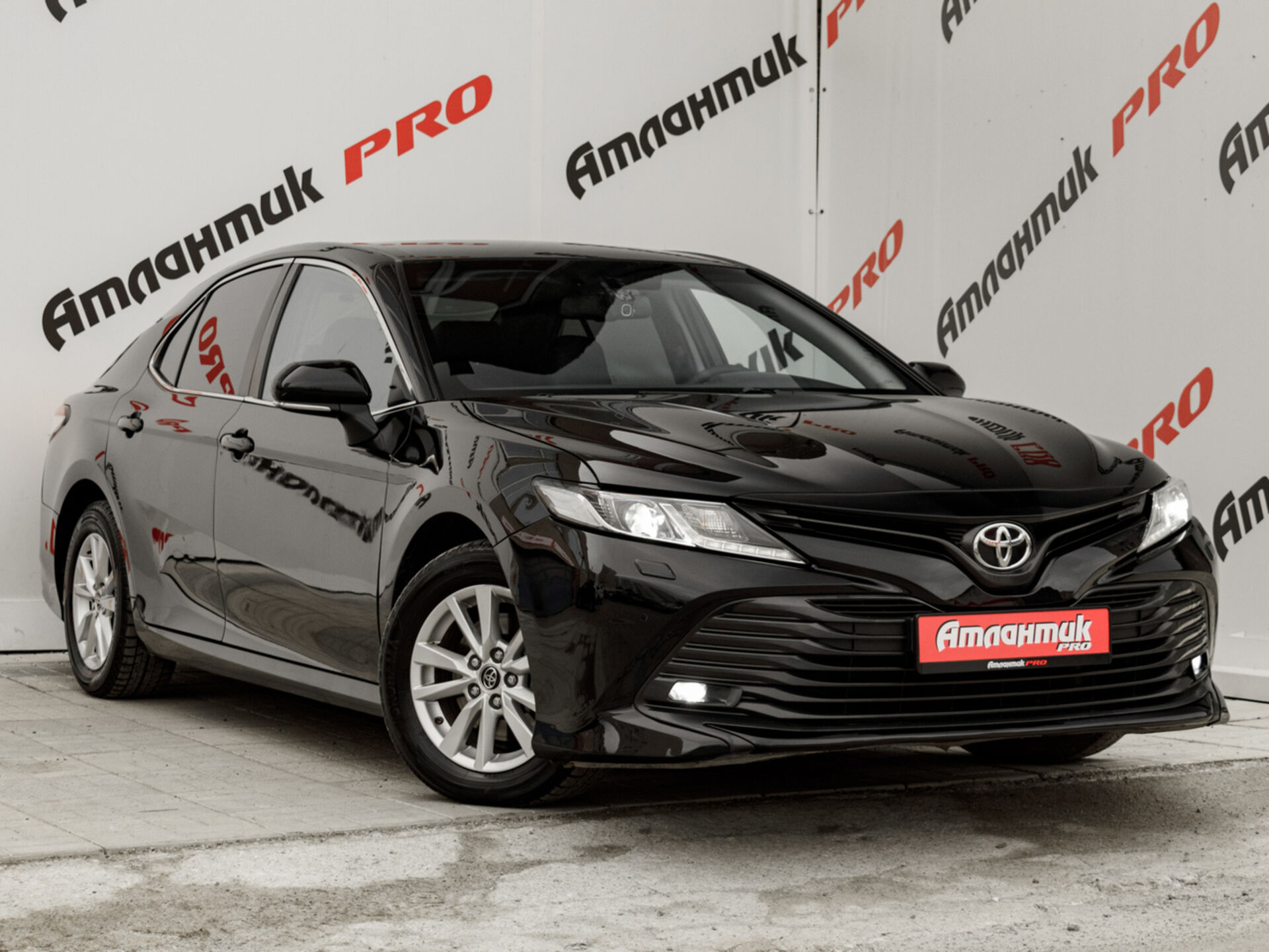 Купить Toyota Camry 2.5 AT (181 л.с.), 2019 в Екатеренбурге