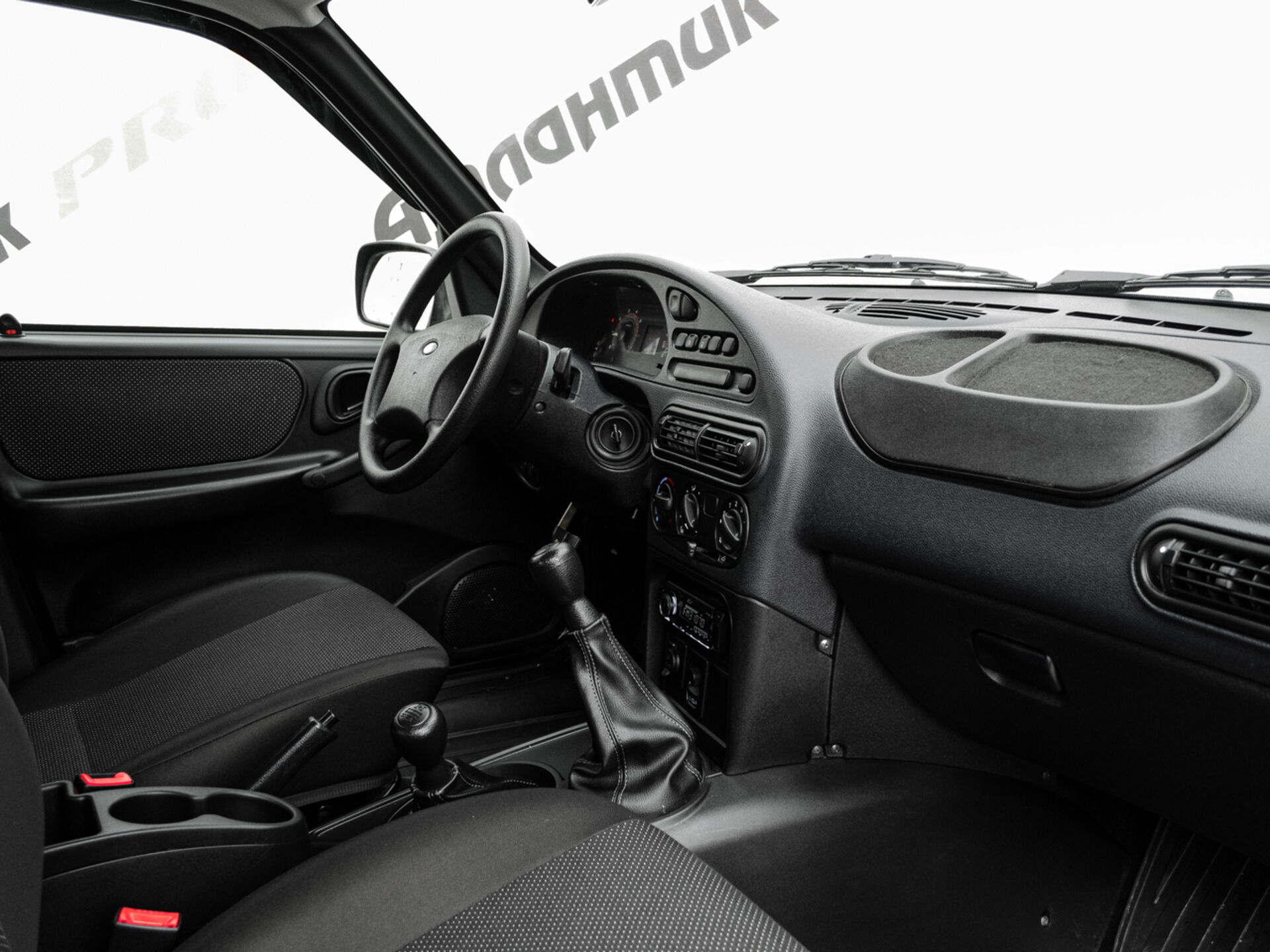 Купить Lada (ВАЗ) Niva 1.7 MT (83 л.с.) 4WD, 2024 в Екатеренбурге