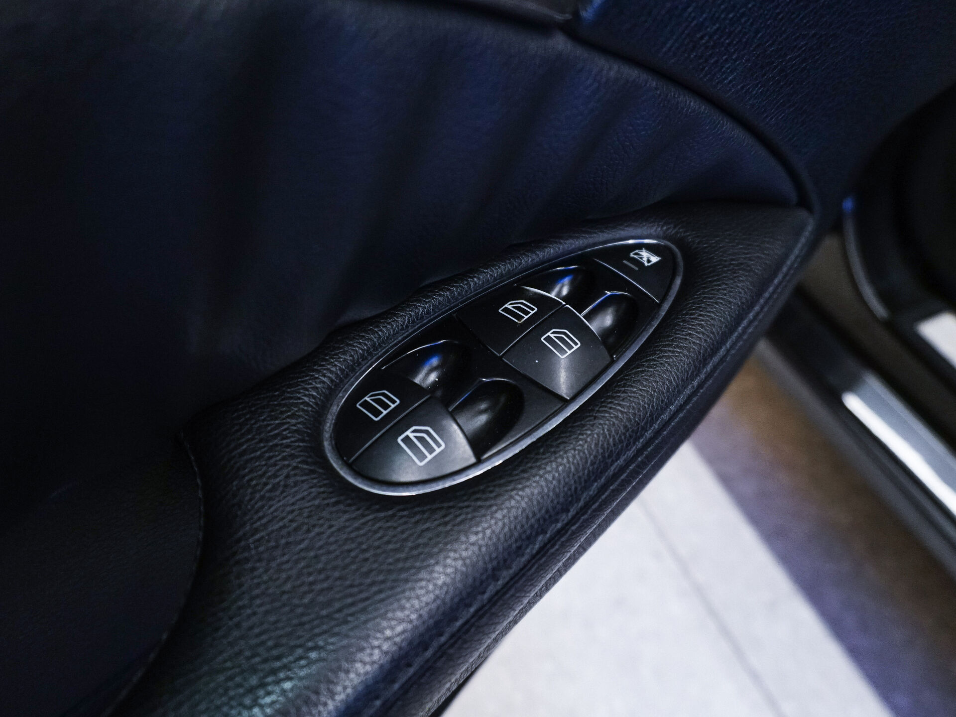 Mercedes-Benz E-Класс 2006 9