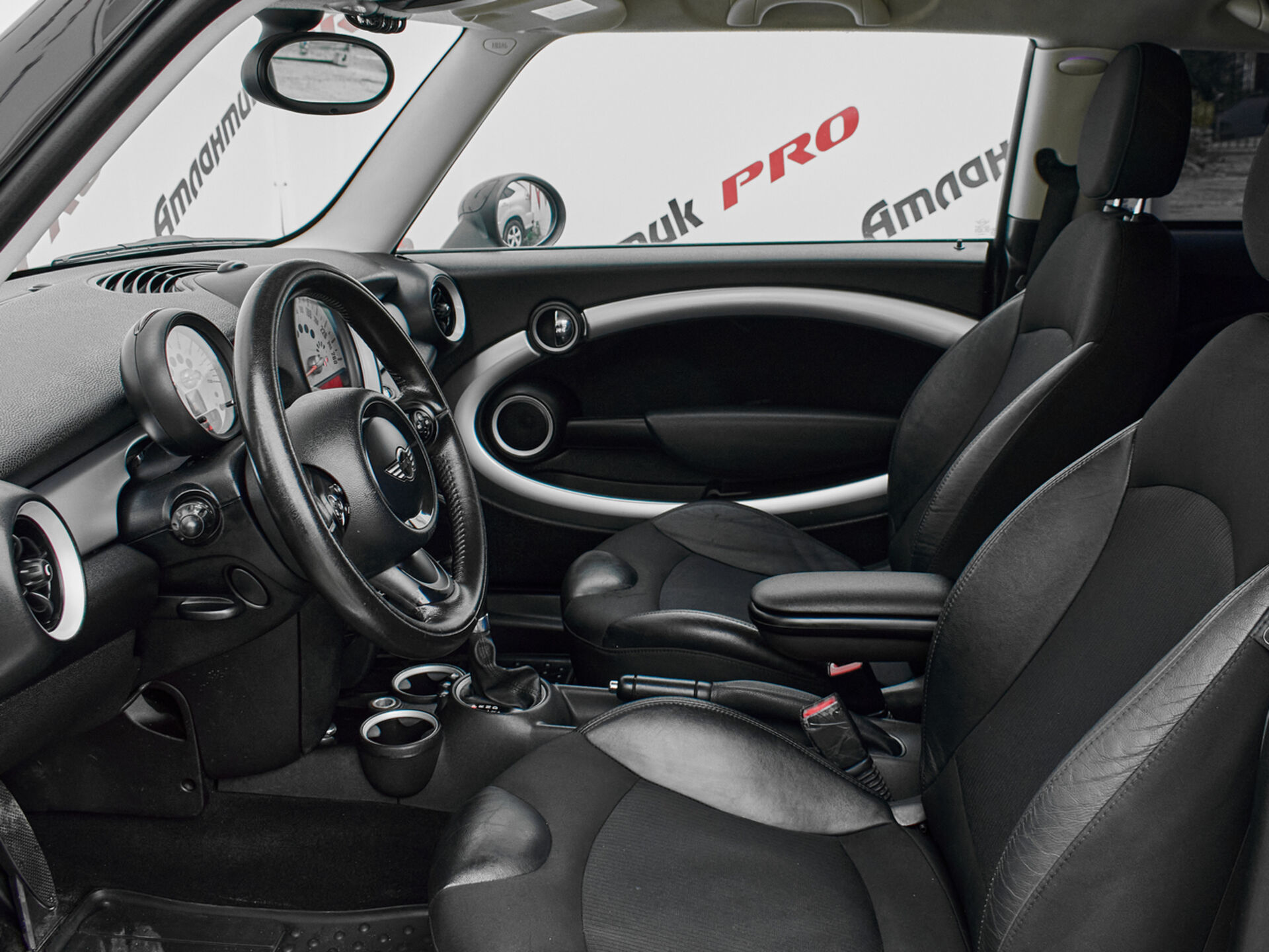 Купить MINI Hatch Cooper 1.6 AT (122 л.с.), 2011 в Екатеренбурге