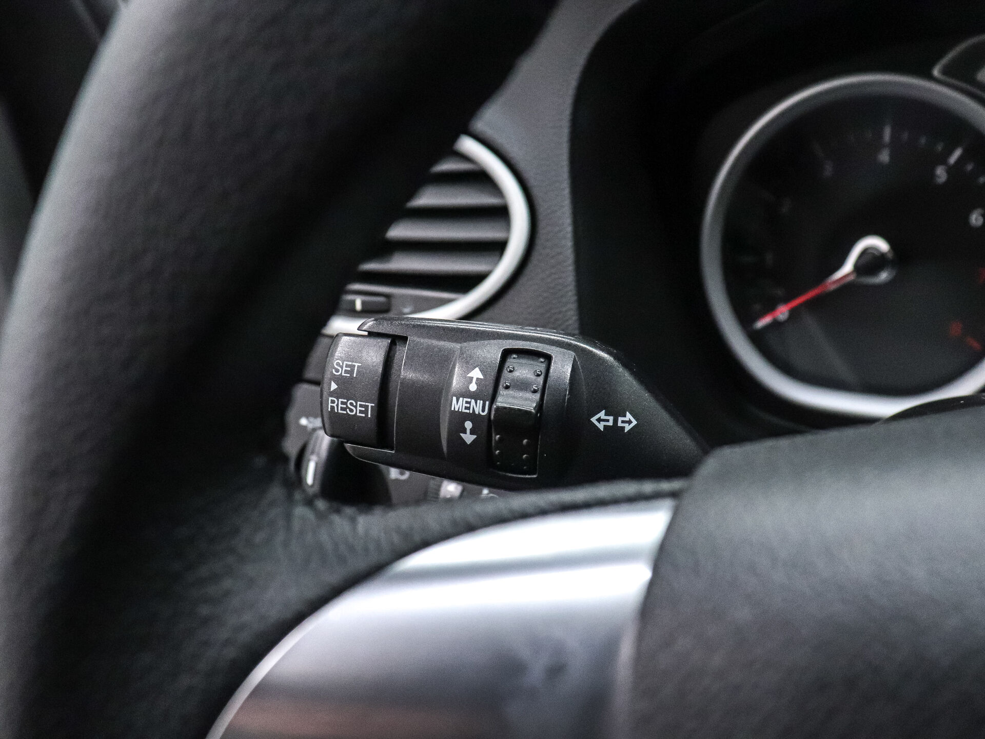 Ford Focus 2011 12