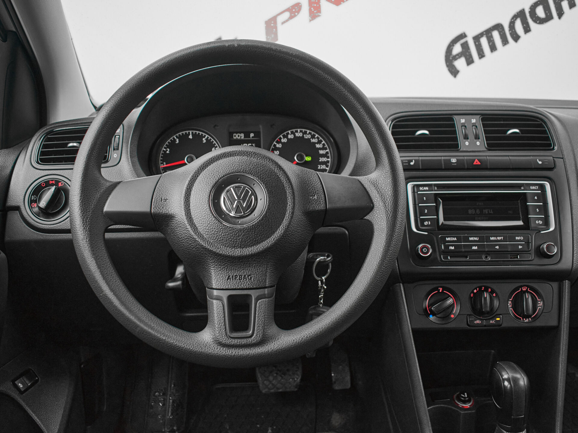 Купить Volkswagen Polo 1.6 AT (105 л.с.), 2015 в Екатеренбурге