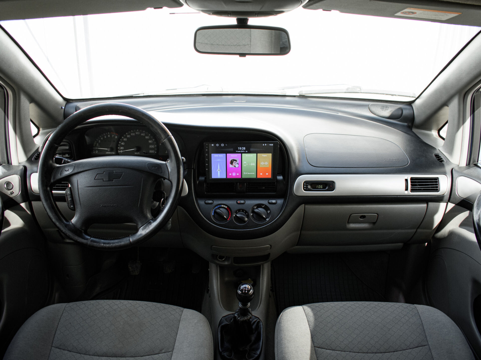 Купить Chevrolet Rezzo 1.6 MT (90 л.с.), 2006 в Екатеренбурге