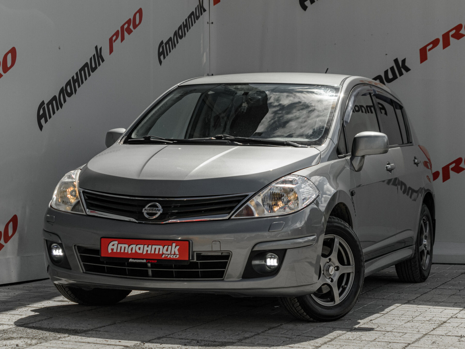 Купить Nissan Tiida 1.6 MT (110 л.с.), 2010 в Екатеренбурге