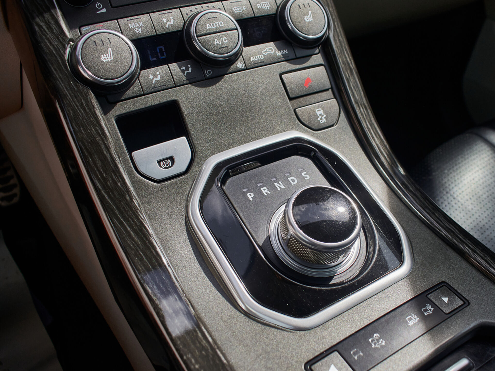Купить Land Rover Range Rover Evoque 6-speed 2.0 AT (240 л.с.) 4WD, 2013 в Екатеренбурге