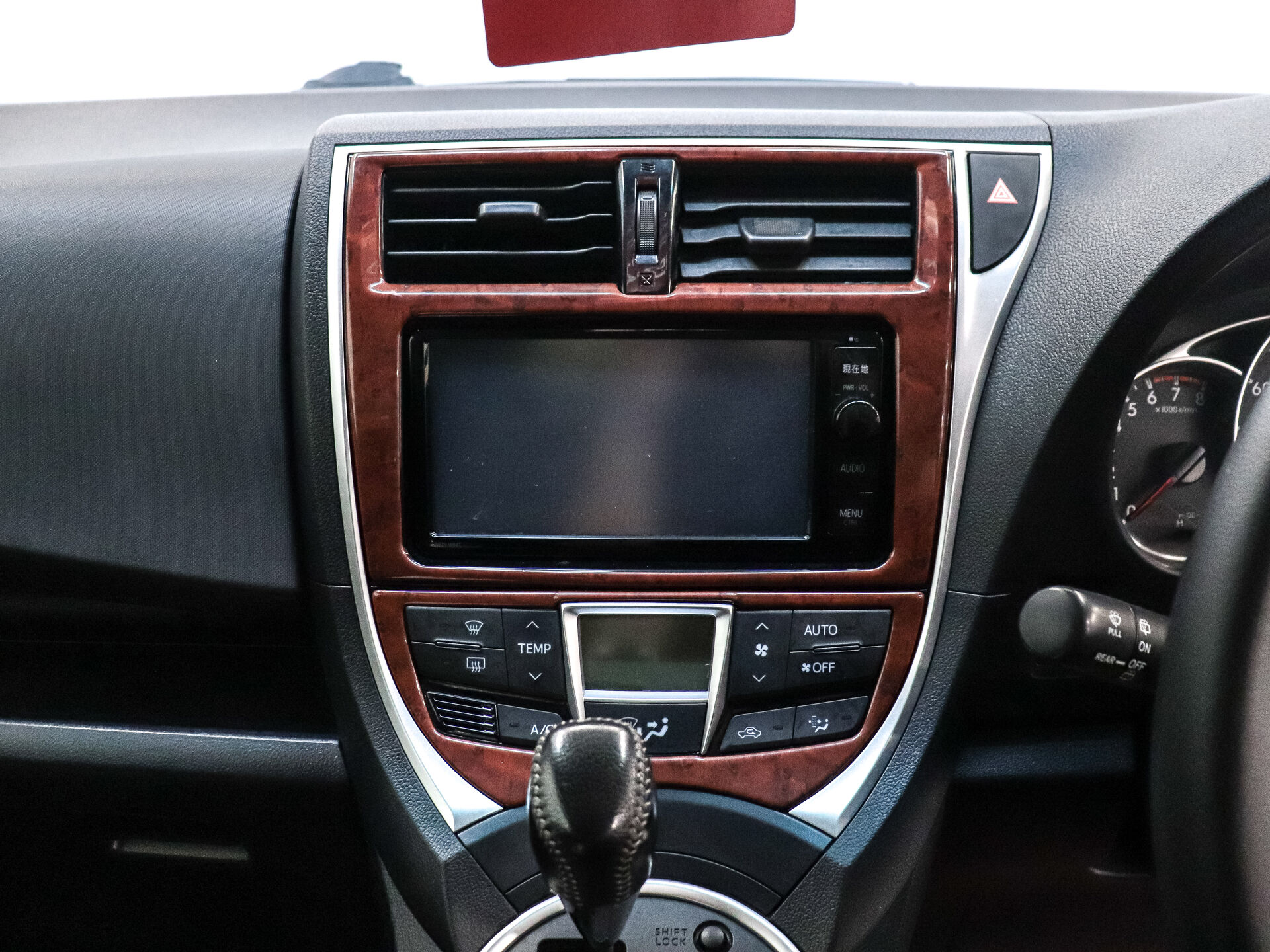 Toyota Ractis 2016 10