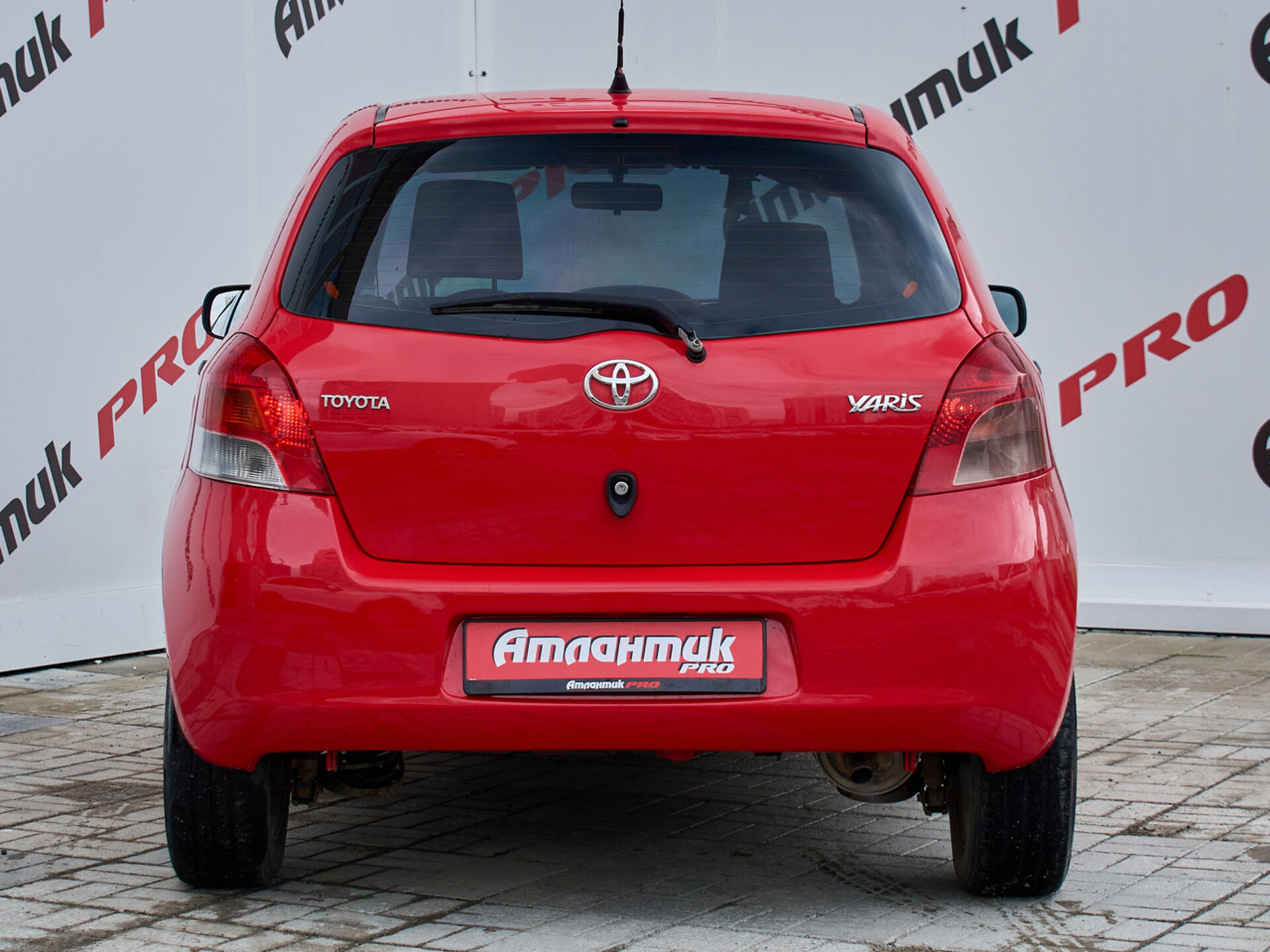 Купить Toyota Yaris 1.0 MT (69 л.с.), 2008 в Екатеренбурге