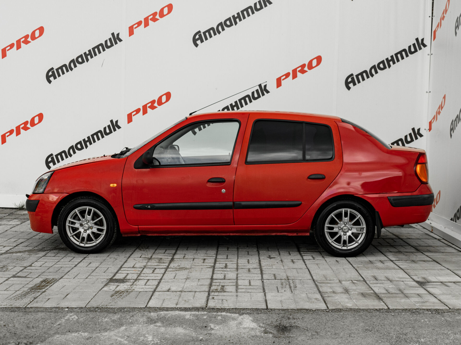 Купить Renault Symbol 1.4 MT (75 л.с.), 2002 в Екатеренбурге