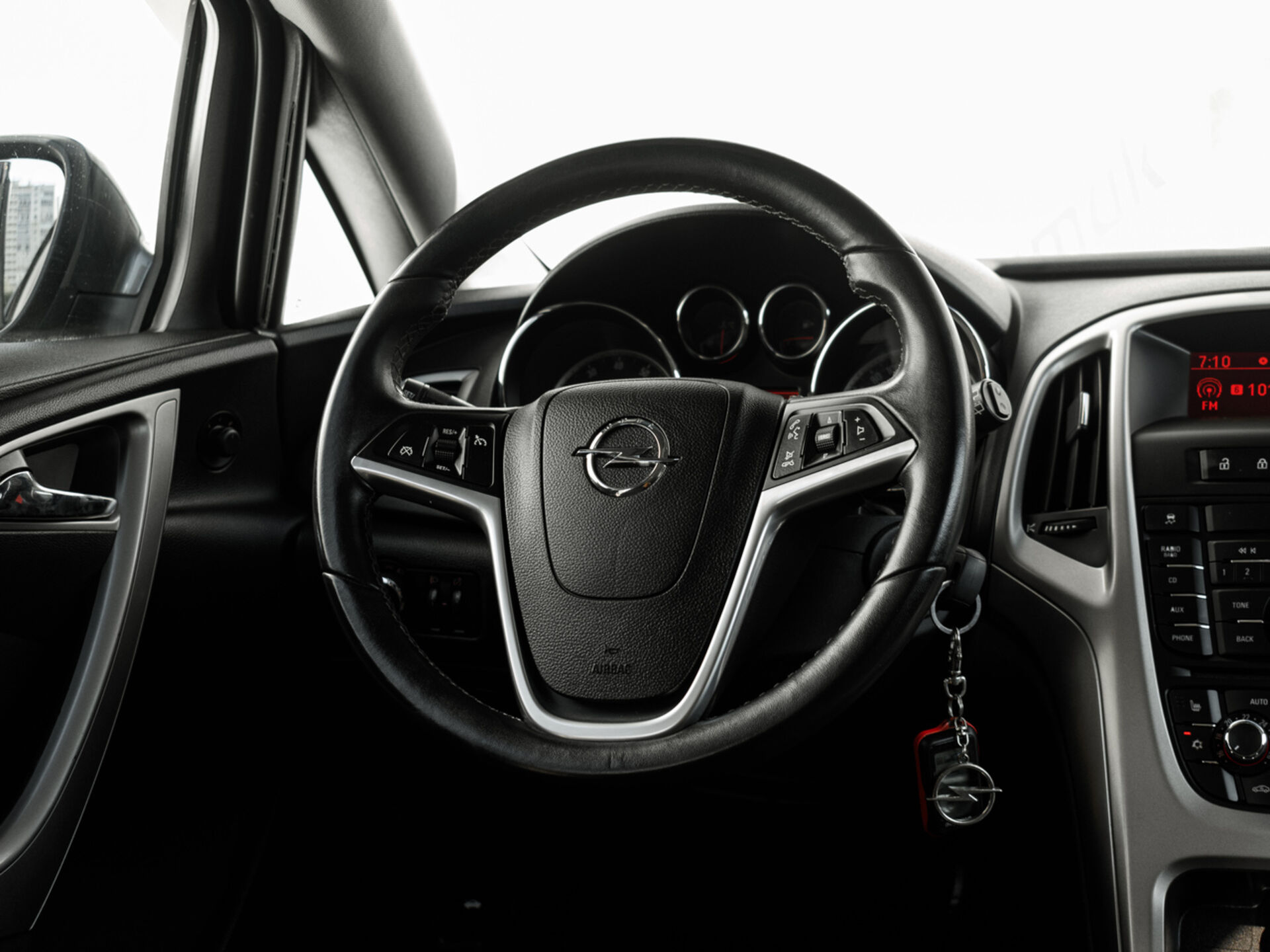 Купить Opel Astra 1.6 AT (115 л.с.), 2010 в Екатеренбурге