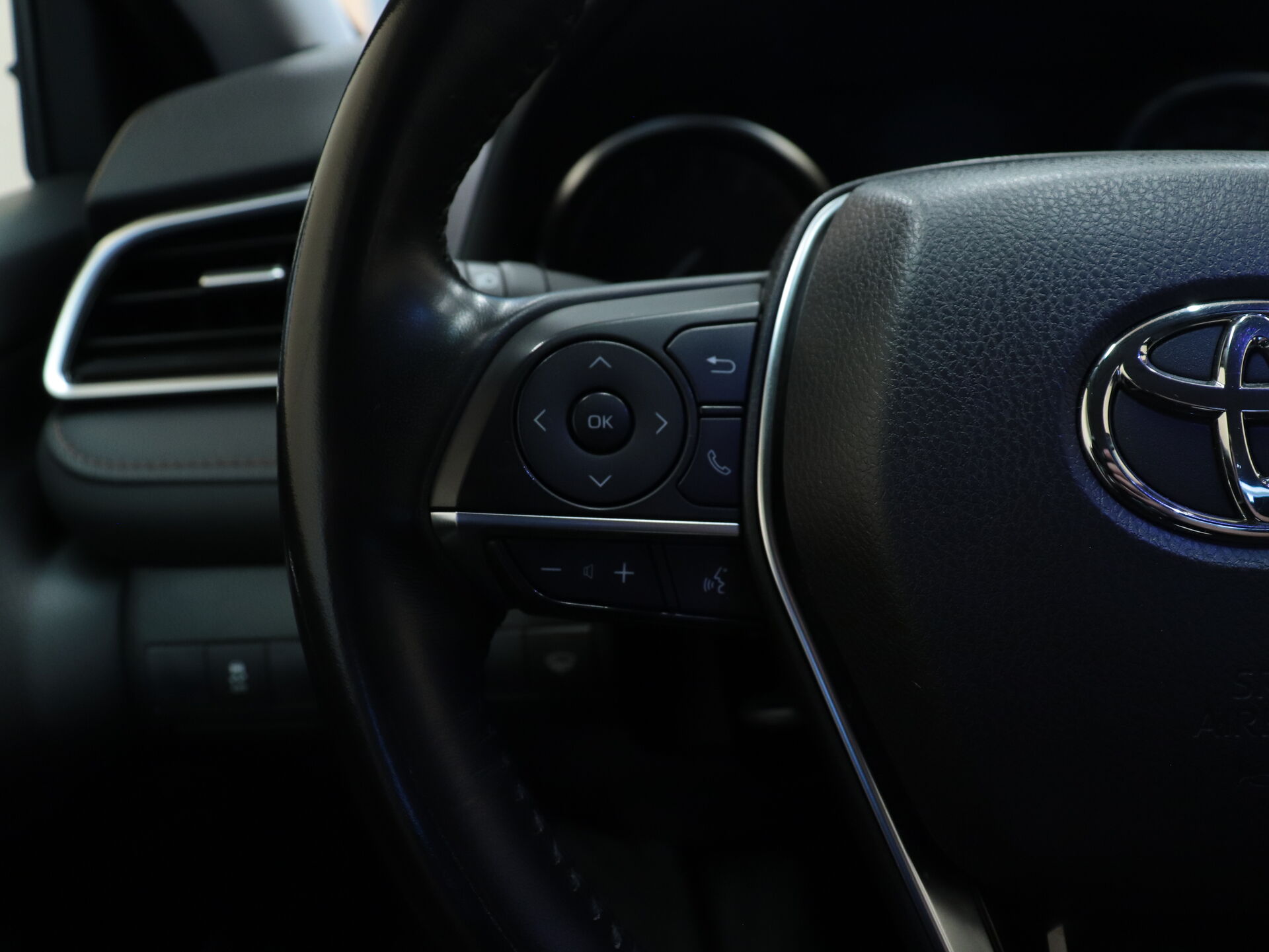 Toyota Camry 2019 9