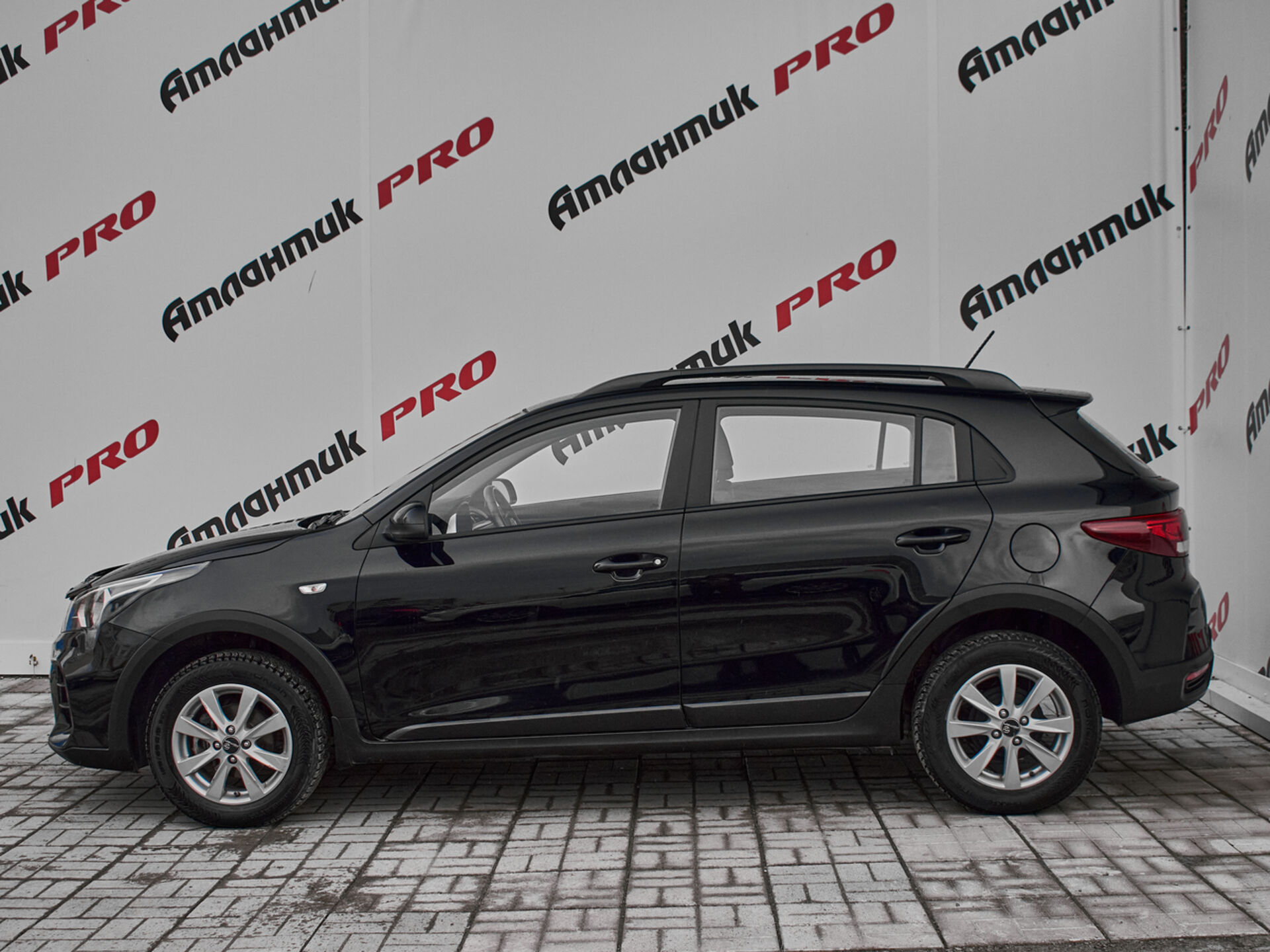 Купить Kia Rio X-Line 1.4 MT (100 л.с.), 2020 в Екатеренбурге