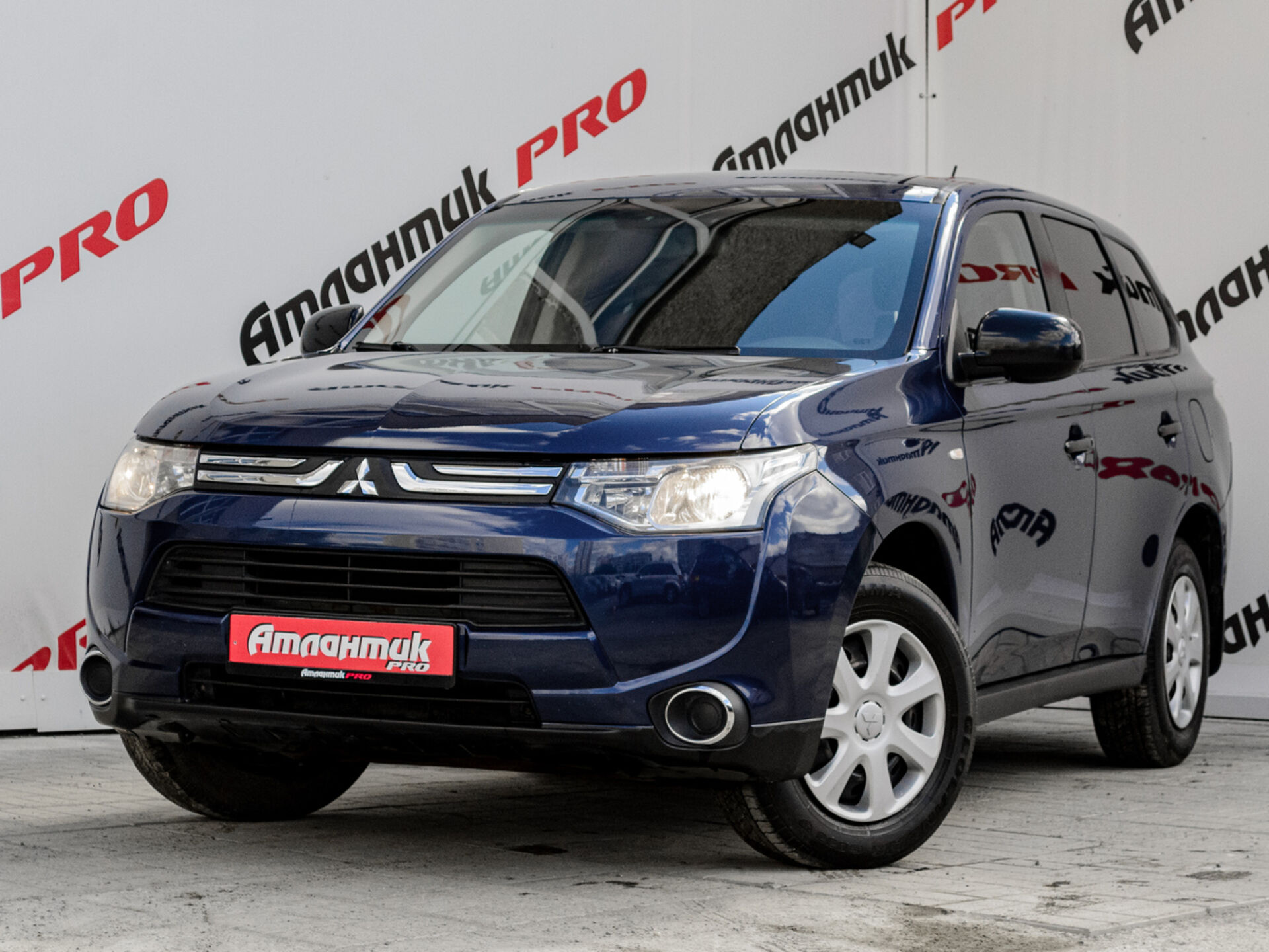 Купить Mitsubishi Outlander 2.0 CVT (146 л.с.), 2014 в Екатеренбурге