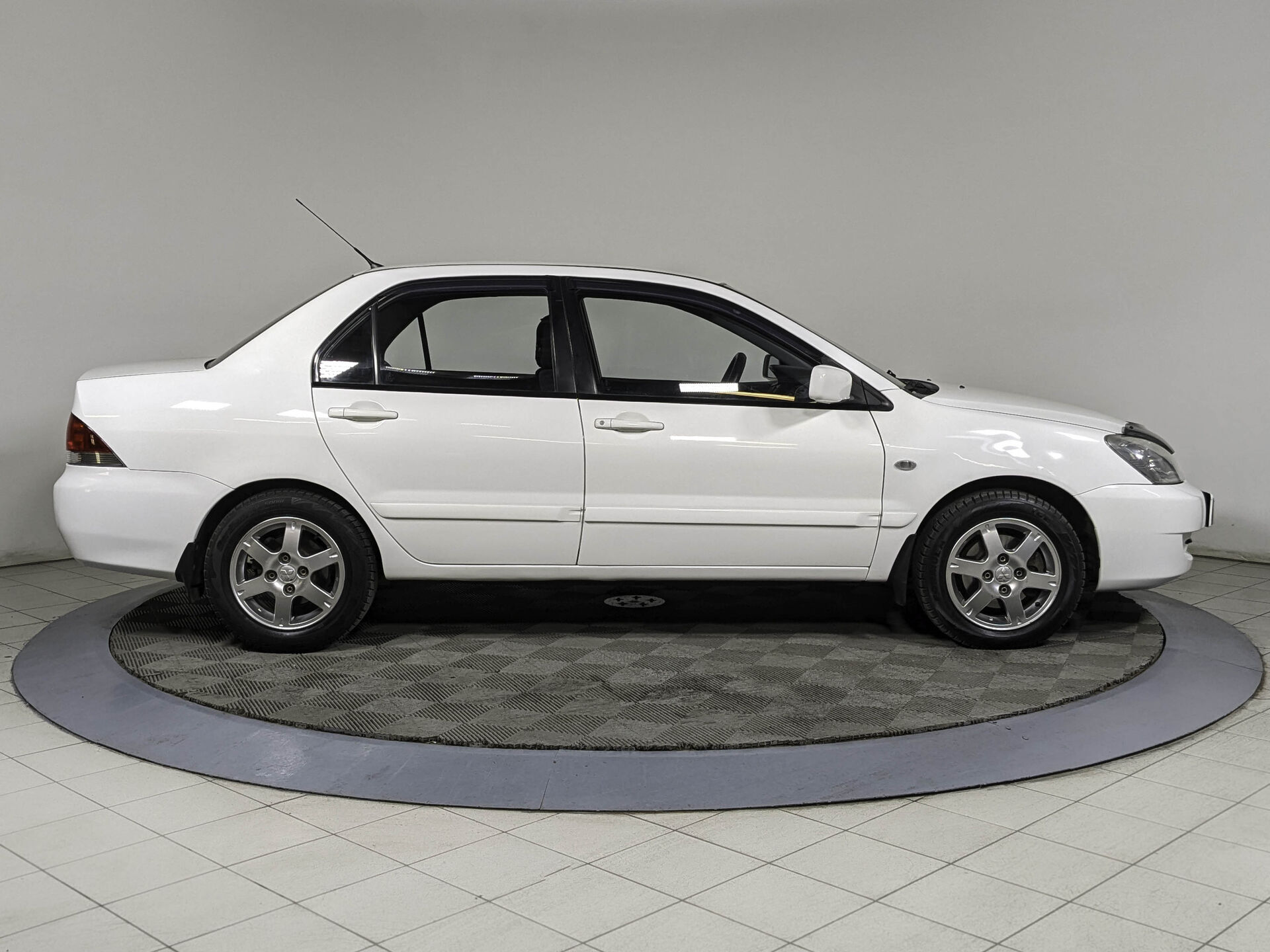 Mitsubishi Lancer Mitsubishi Lancer