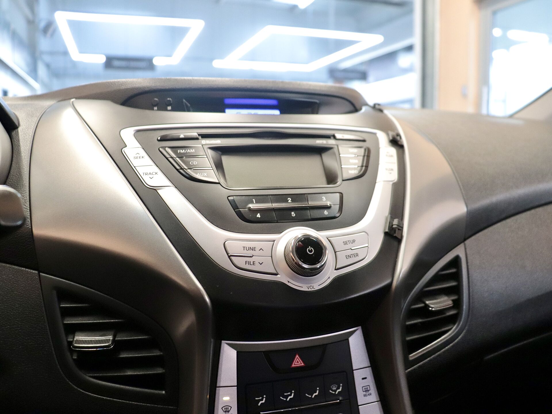 Hyundai Avante 2011 16