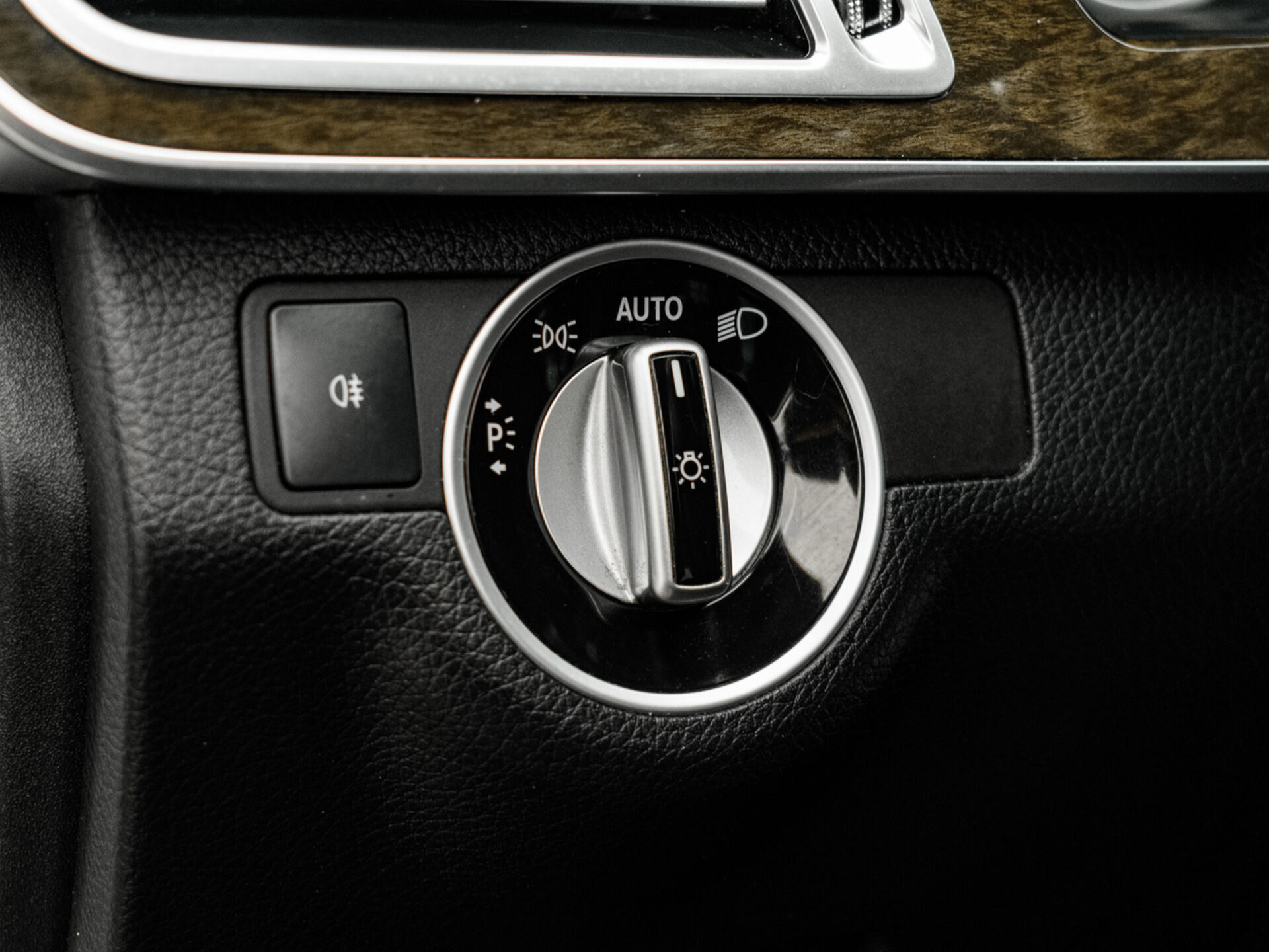 Купить Mercedes-Benz E-Класс 200 2.0 AT (184 л.с.), 2014 в Екатеренбурге