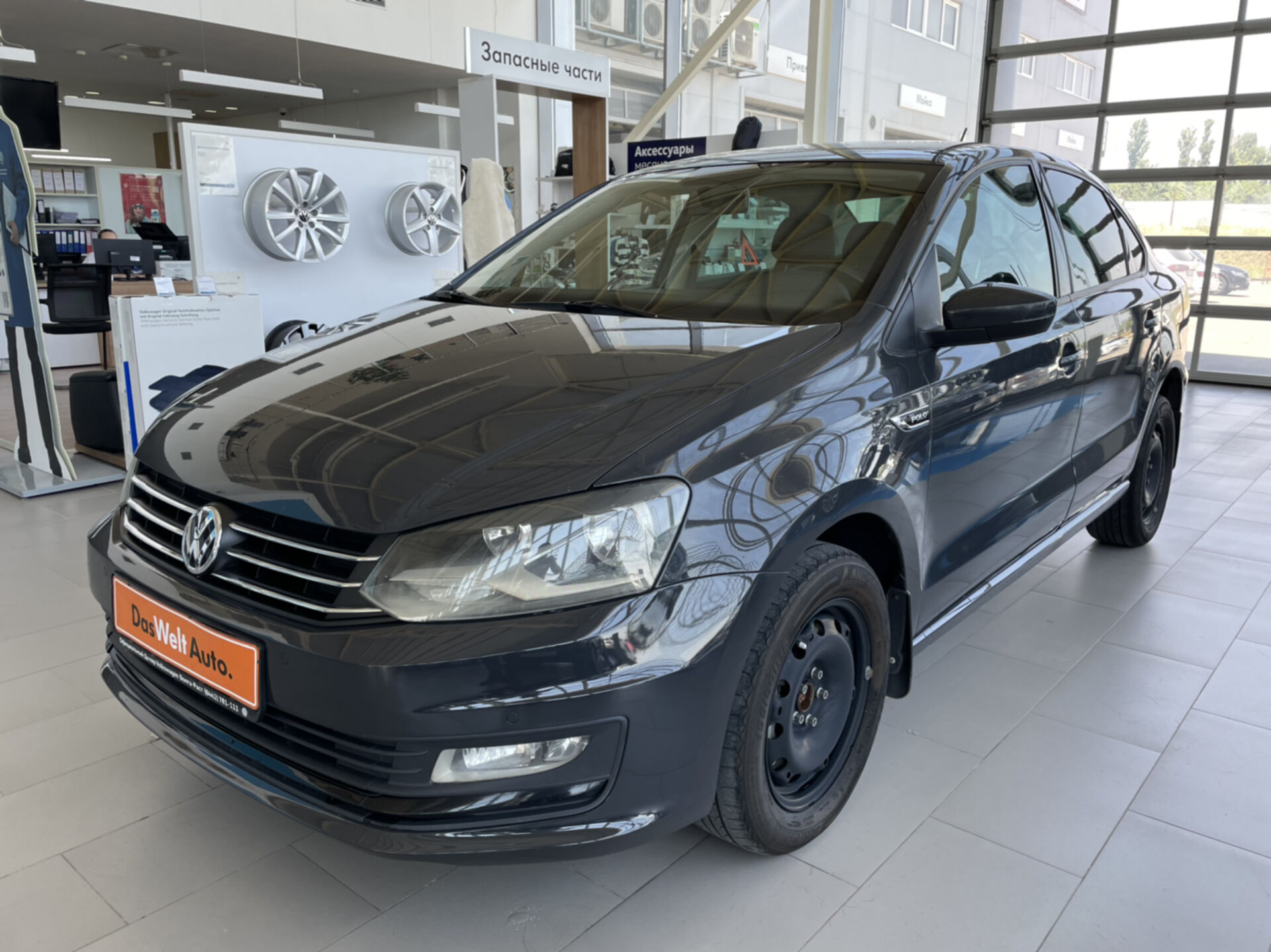 Volkswagen Polo, V Рестайлинг 1.6 AT (110 л.с.)