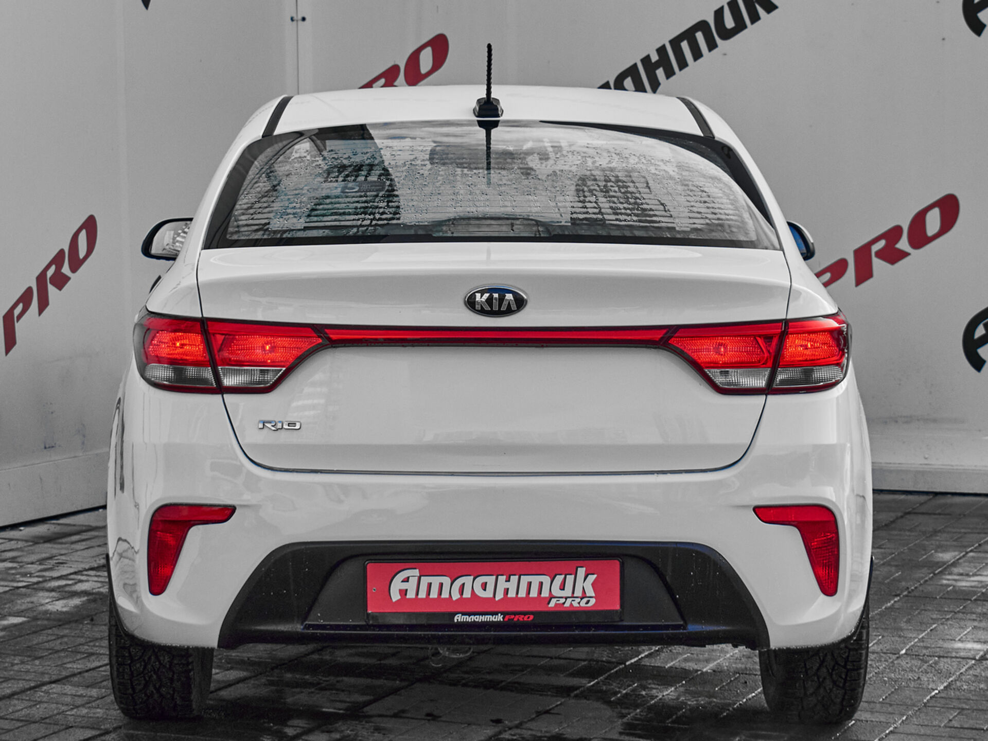 Купить Kia Rio 1.6 AT (123 л.с.), 2018 в Екатеренбурге