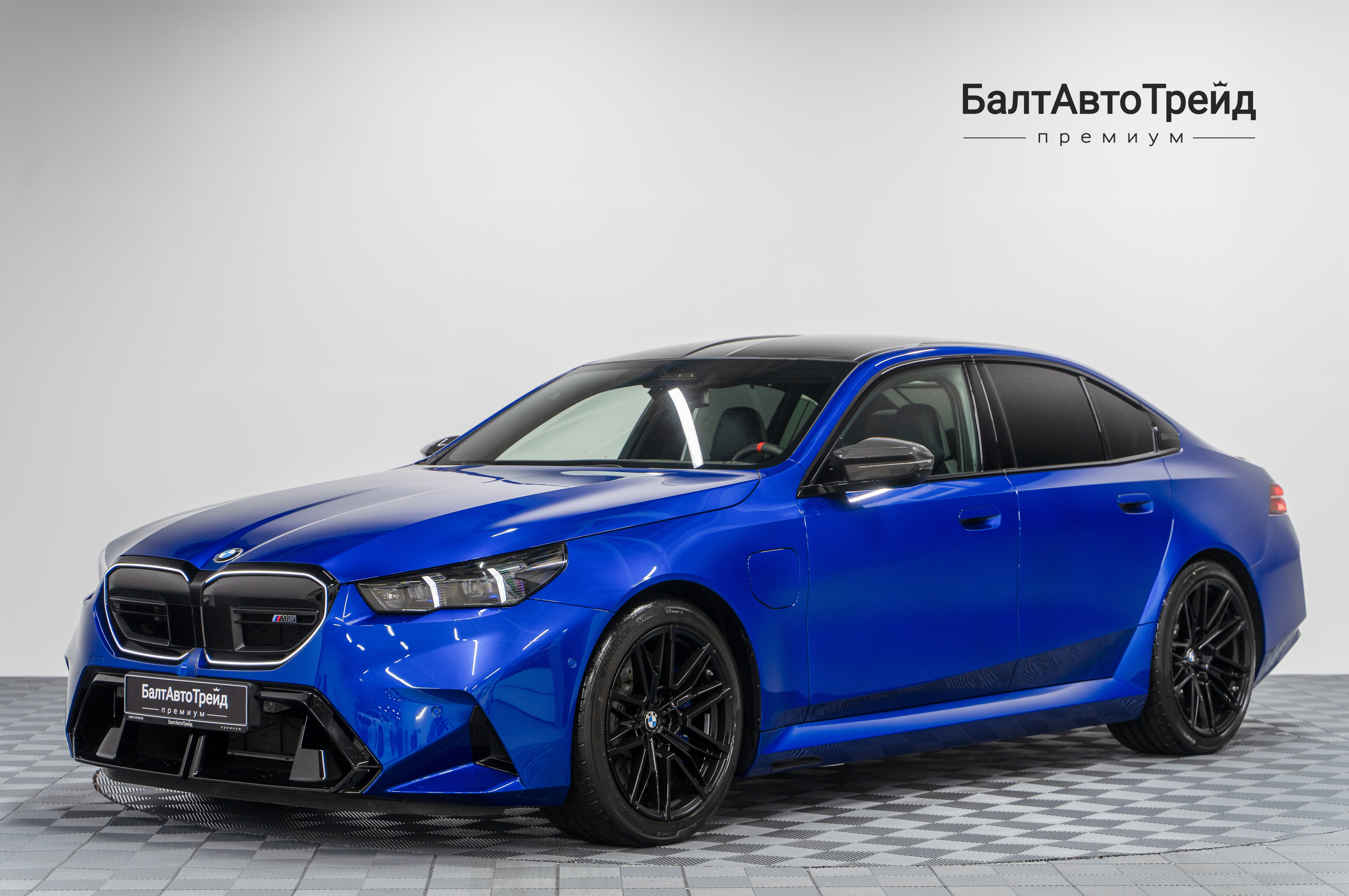 Купить авто с пробегом BMW M5 4.4hyb AT (727 л.с.) 4WD в БалтАвтоТрейд-М