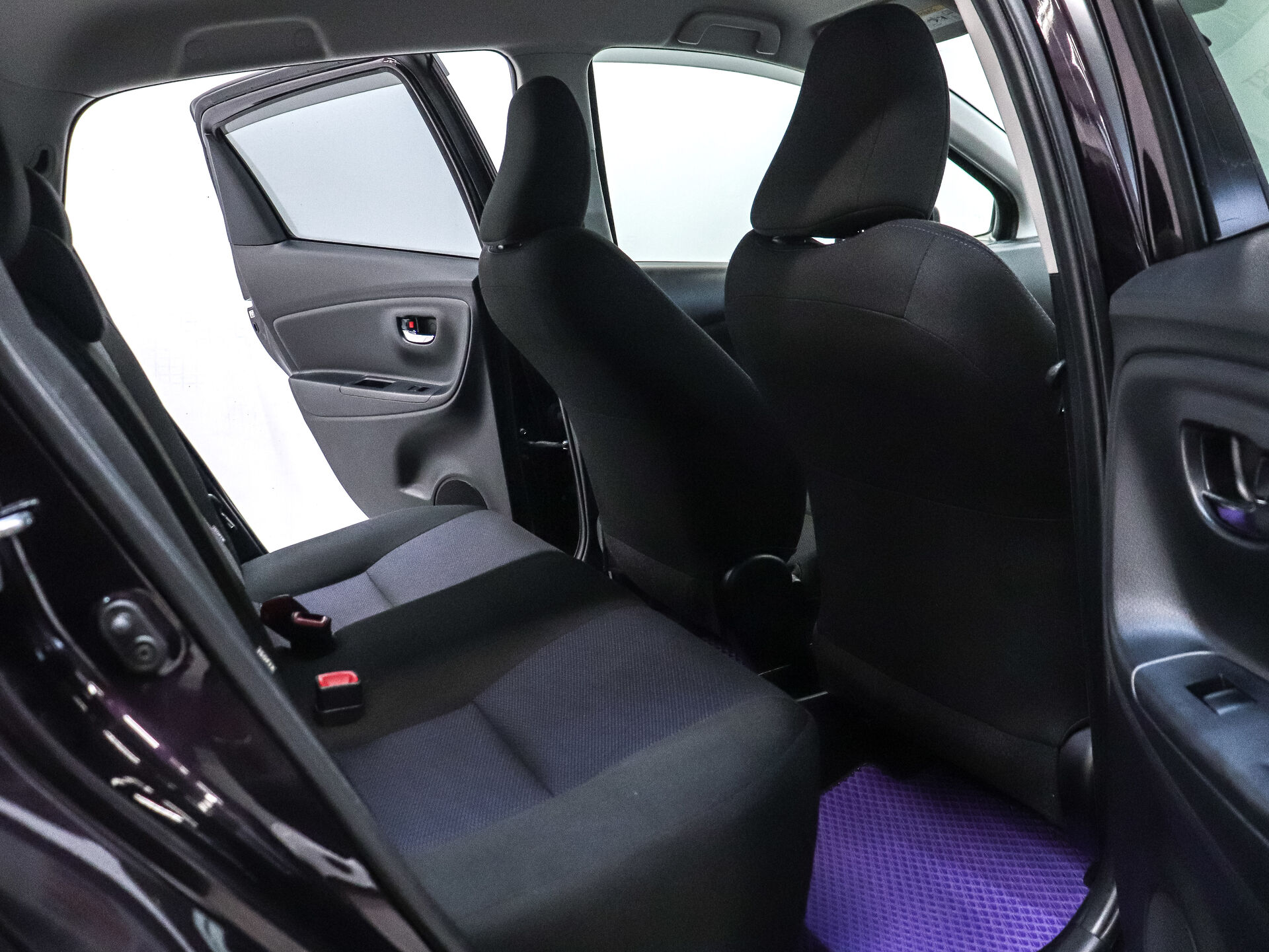 Toyota Vitz 2016 18