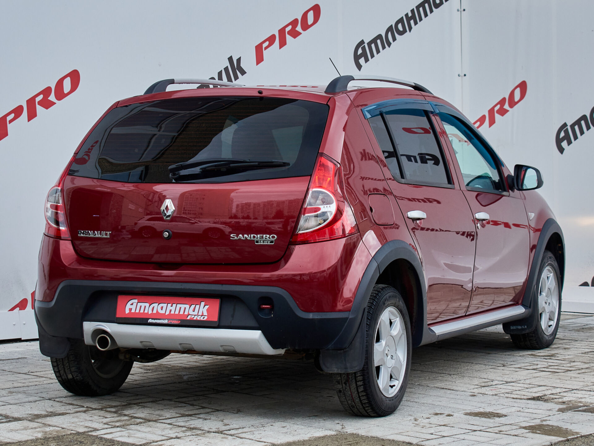 Купить Renault Sandero Stepway 1.6 AT (103 л.с.), 2013 в Екатеренбурге