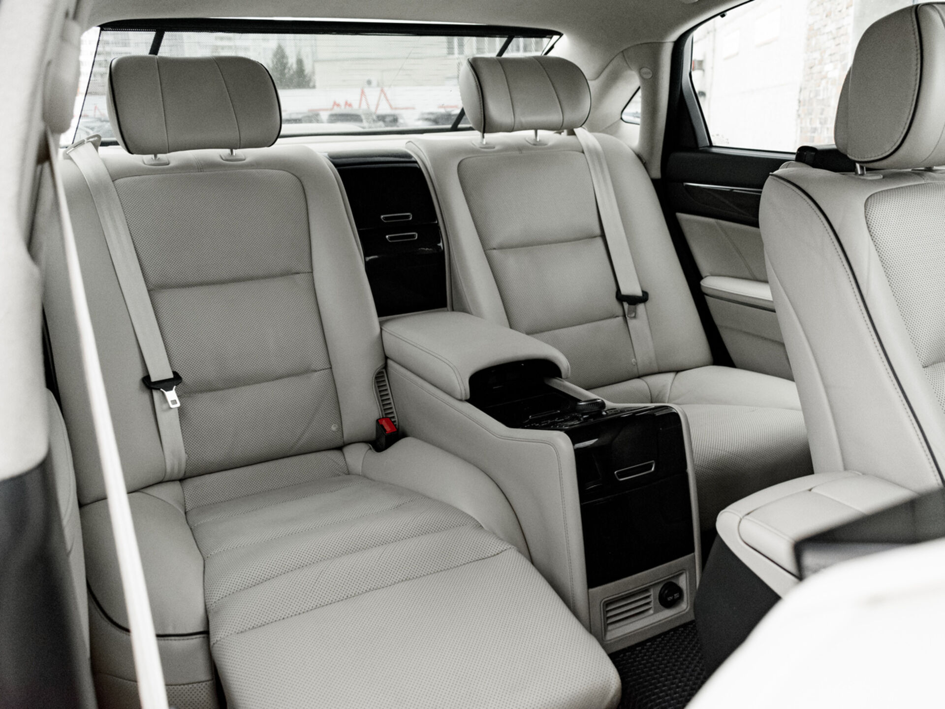 Купить Hyundai Equus 5.0 AT (430 л.с.), 2015 в Екатеренбурге