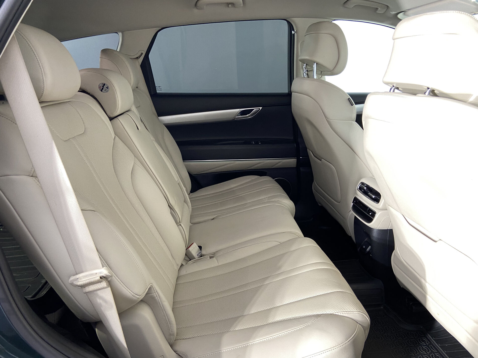 Genesis GV80 Premium + Comfort + Третий ряд сидений 2021 г.в., 54 571 км.