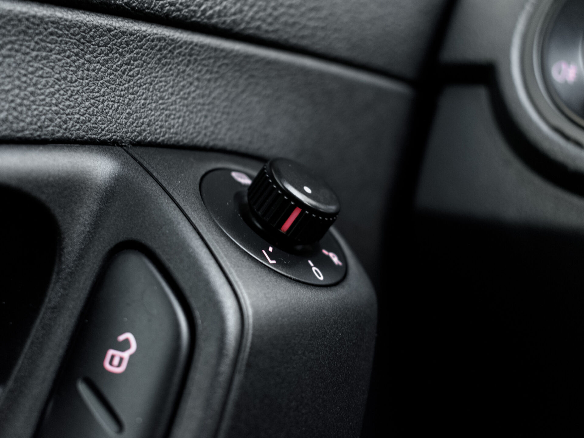 Купить Volkswagen Polo 1.6 AT (110 л.с.), 2017 в Екатеренбурге