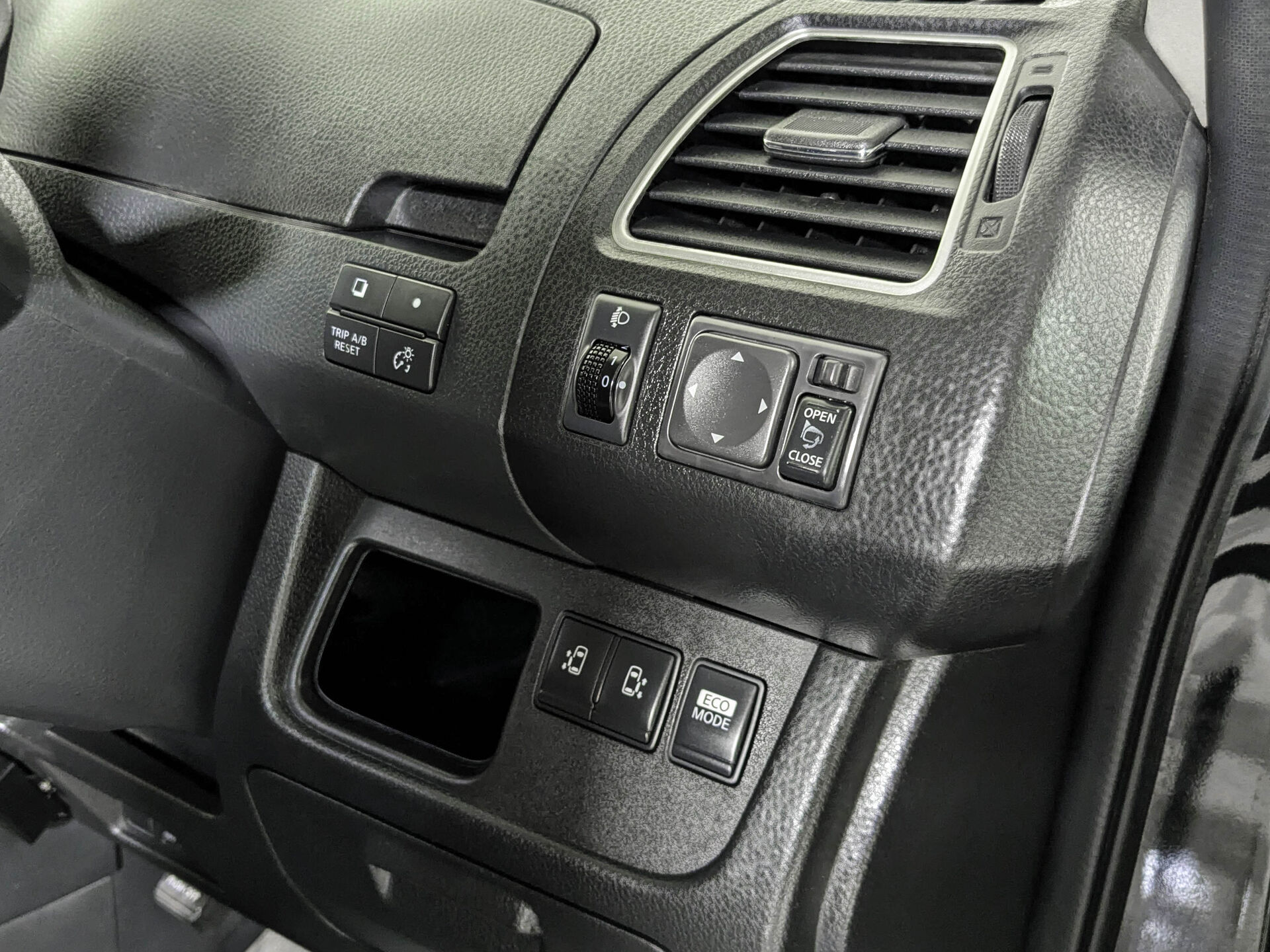 Nissan Serena Nissan Serena