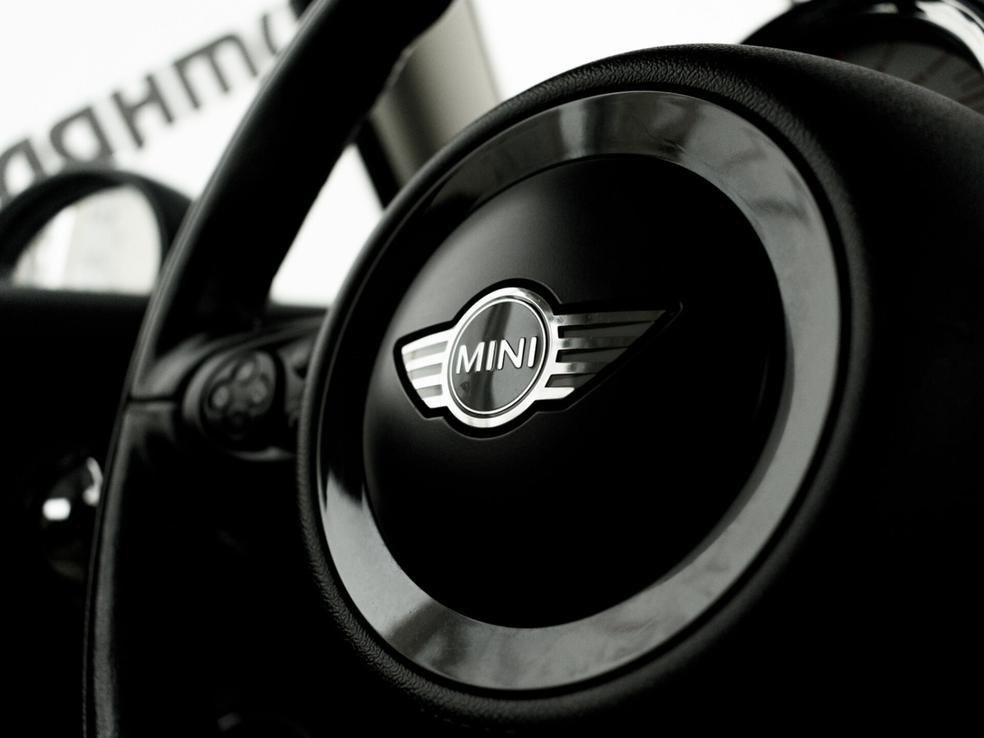 Купить MINI Hatch Cooper S 1.6 AT (184 л.с.), 2012 в Екатеренбурге