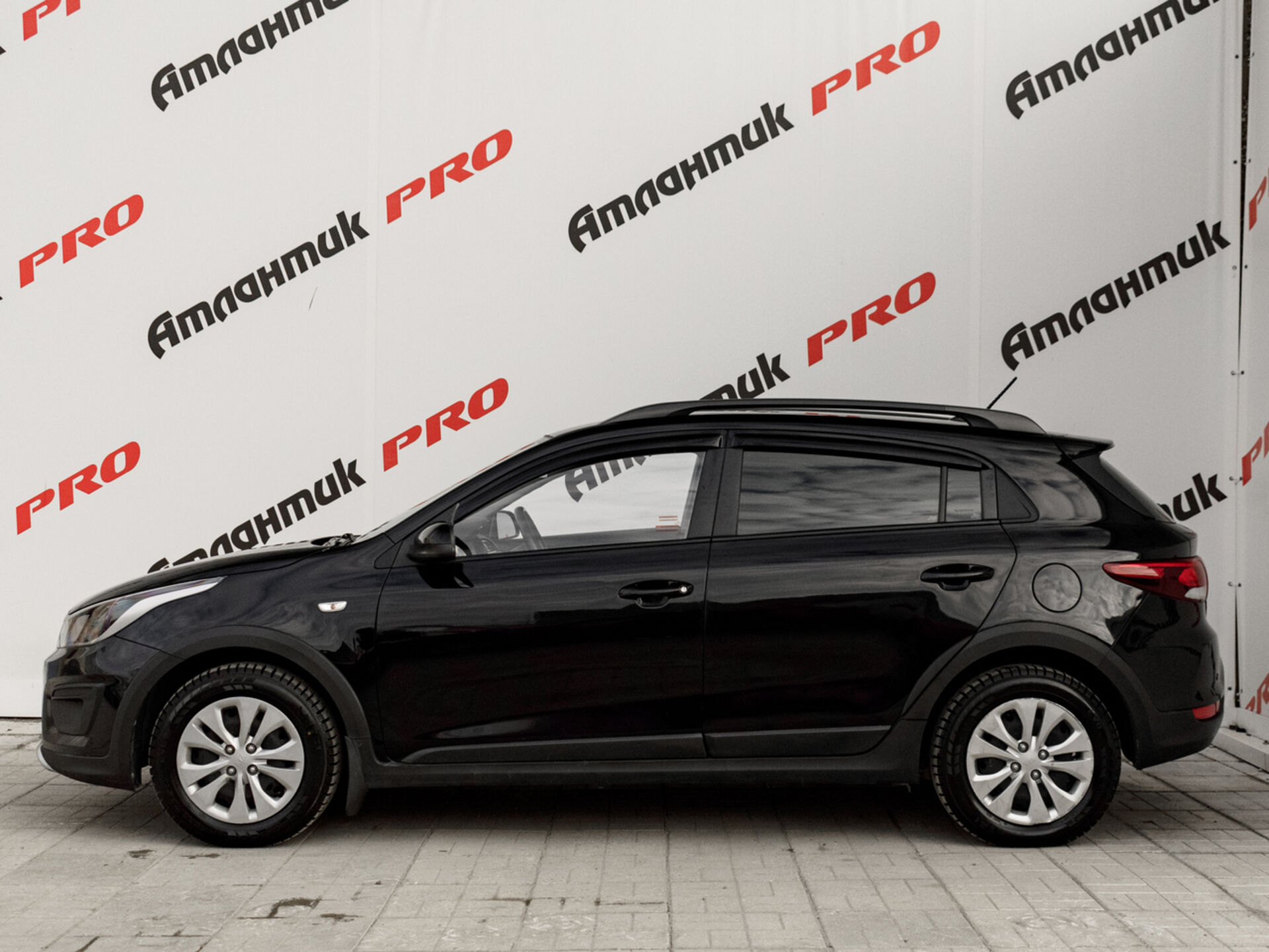 Купить Kia Rio X-Line 1.6 AT (123 л.с.), 2017 в Екатеренбурге