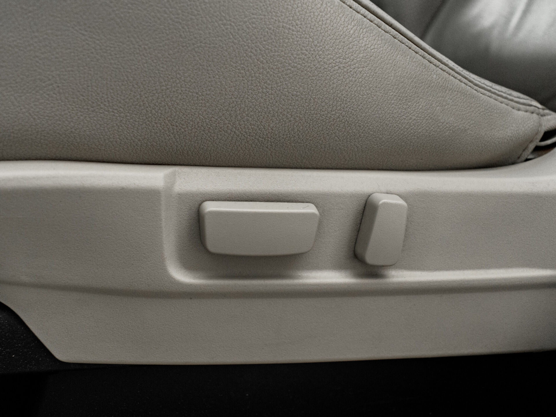 Купить Mitsubishi Outlander 3.0 AT (220 л.с.) 4WD, 2008 в Екатеренбурге