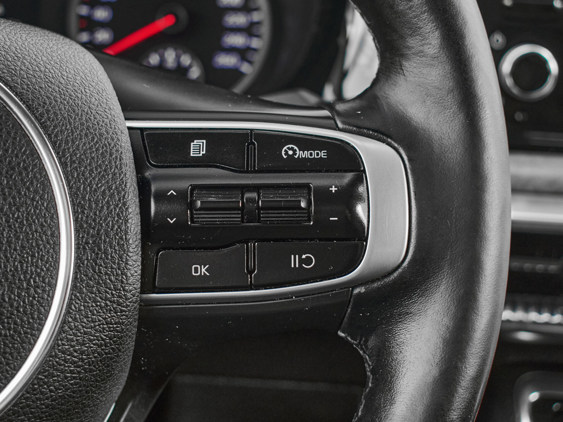 Купить Kia K5 2.5 AT (194 л.с.), 2020 в Екатеренбурге