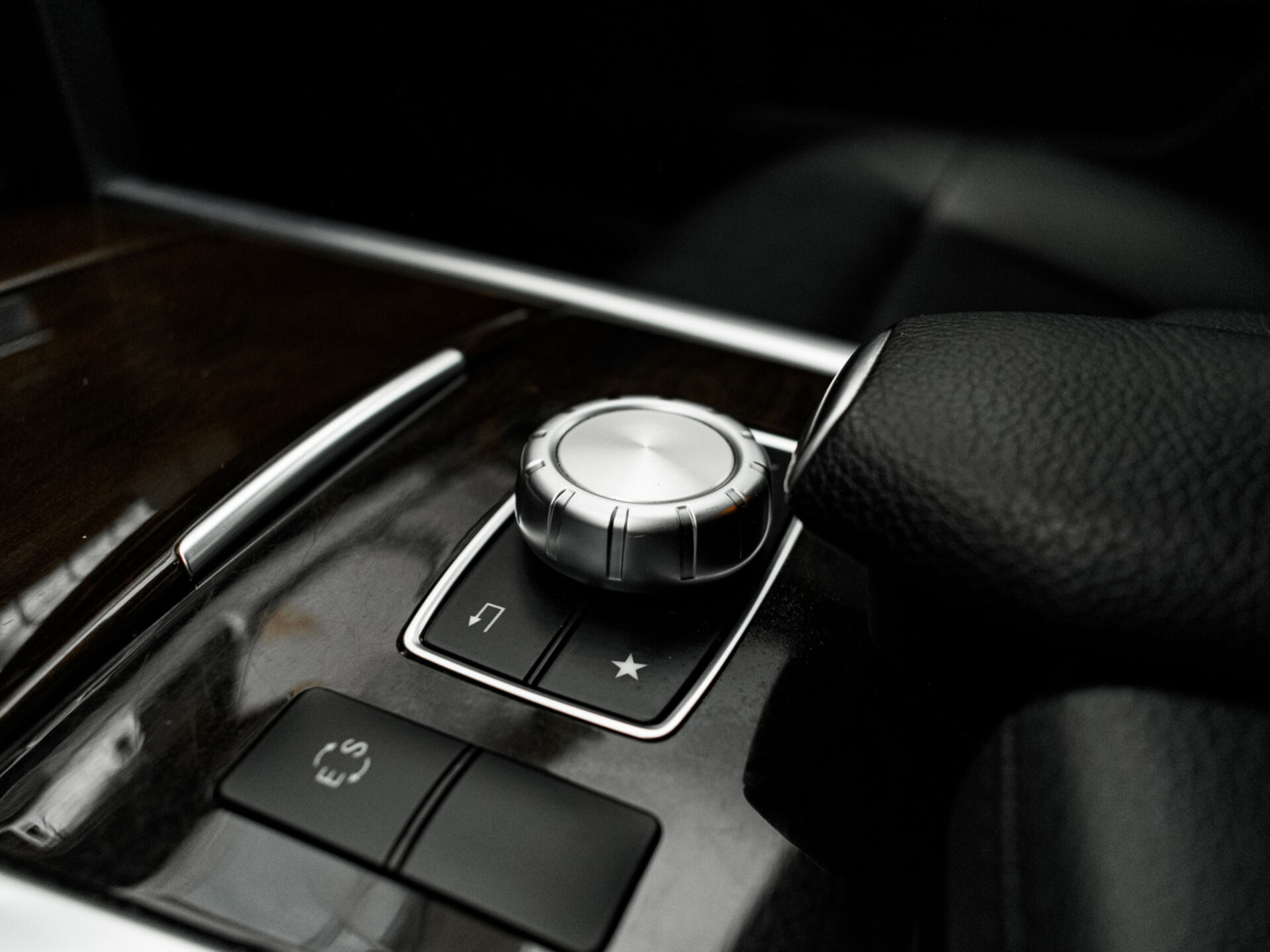 Купить Mercedes-Benz E-Класс 200 2.0 AT (184 л.с.), 2014 в Екатеренбурге