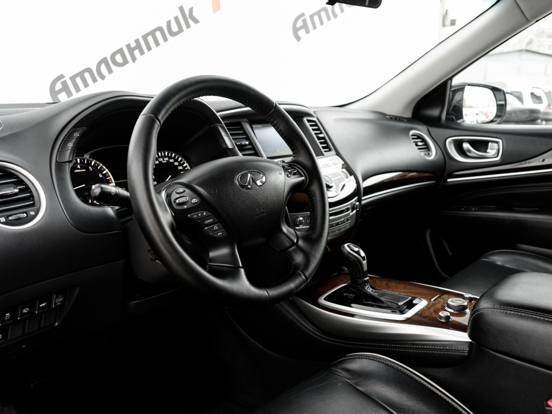 Купить Infiniti QX60 3.5 CVT (262 л.с.) 4WD, 2017 в Екатеренбурге