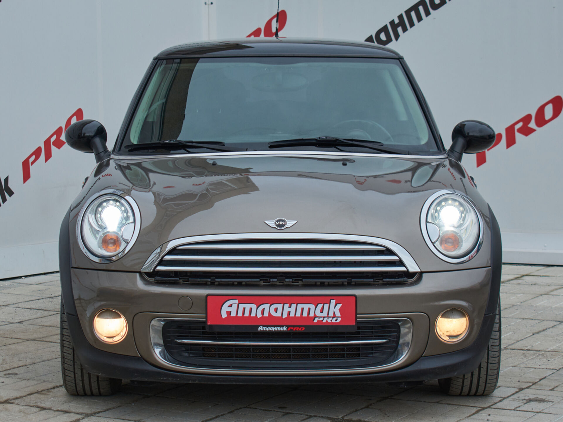 Купить MINI Hatch Cooper 1.6 AT (122 л.с.), 2011 в Екатеренбурге