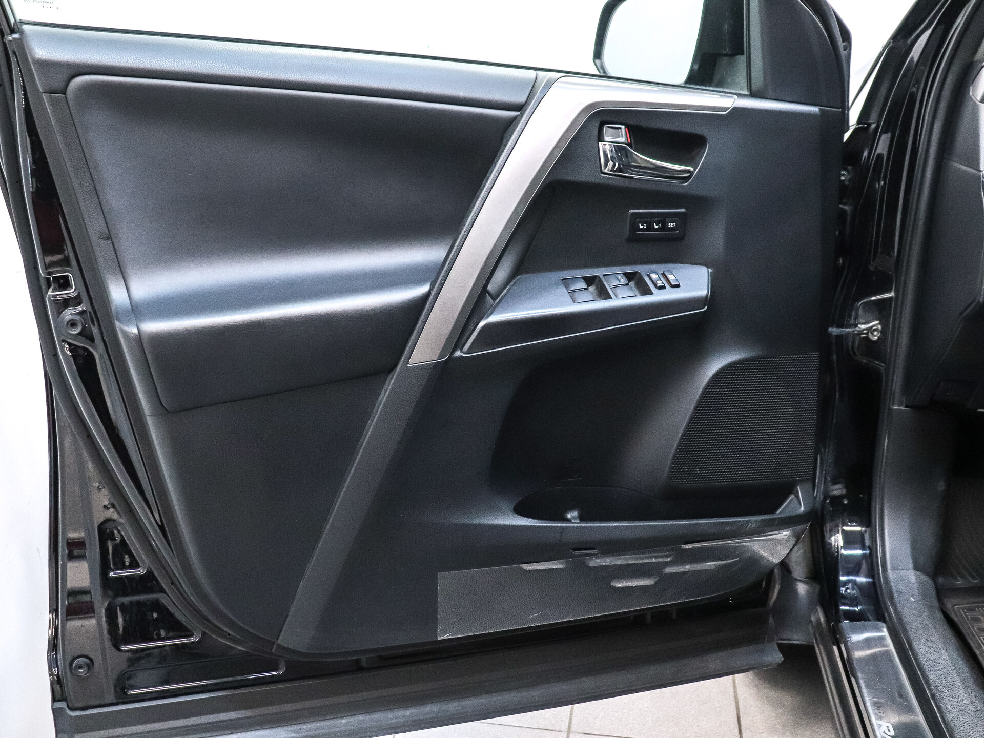Toyota RAV4 2018 6