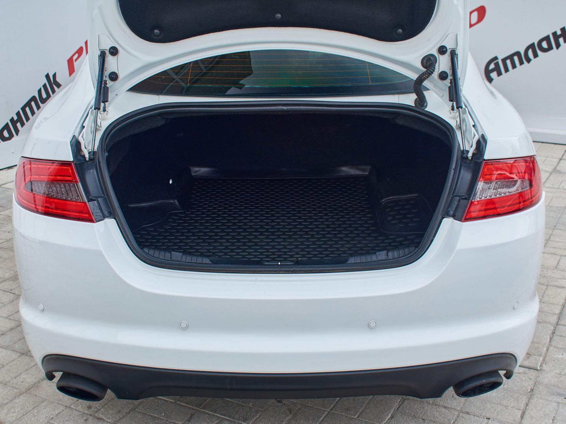 Купить Jaguar XF 2.0 AT (240 л.с.), 2014 в Екатеренбурге