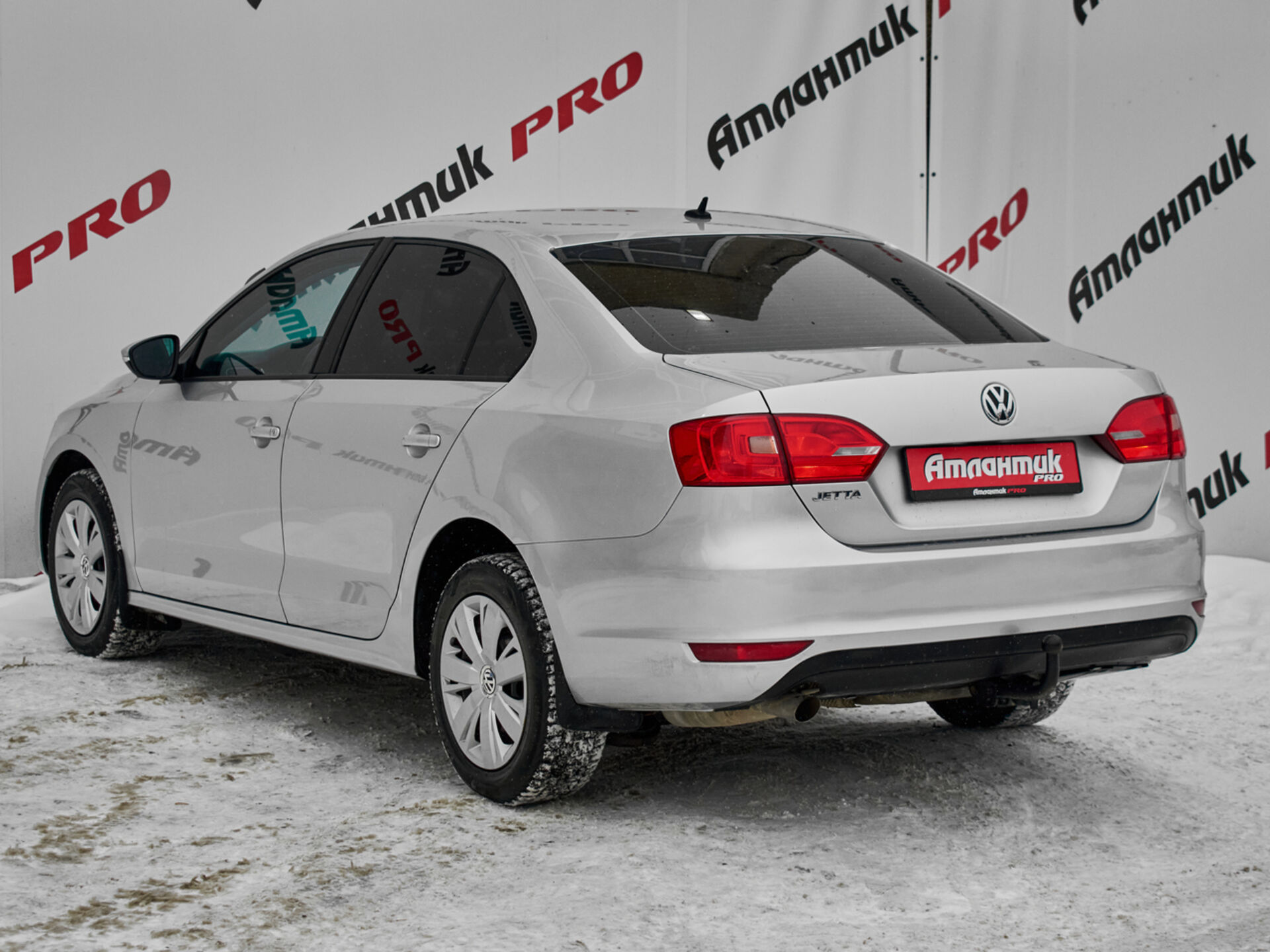 Купить Volkswagen Jetta 1.6 AT (105 л.с.), 2013 в Екатеренбурге