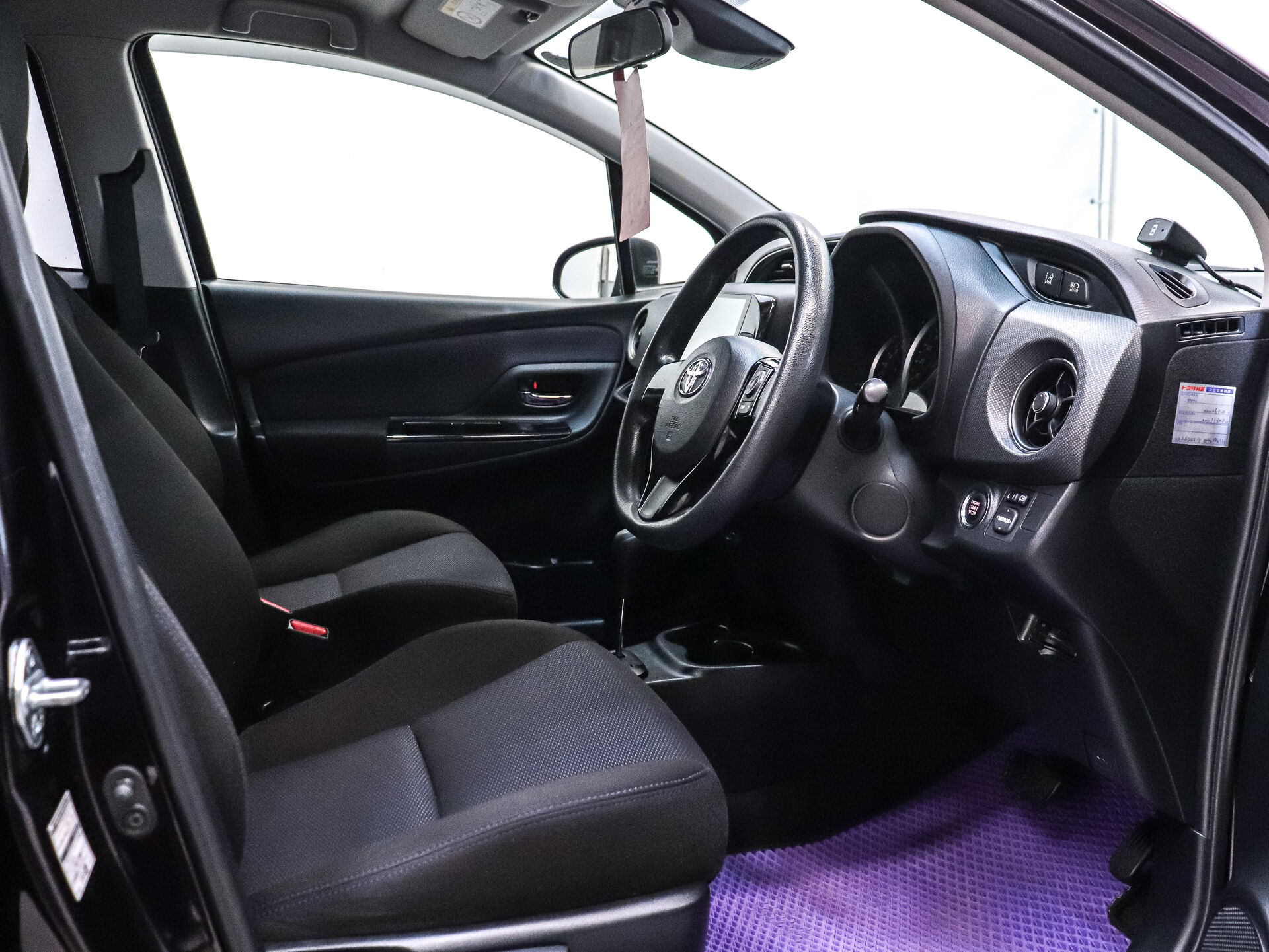 Toyota Vitz 2016 9