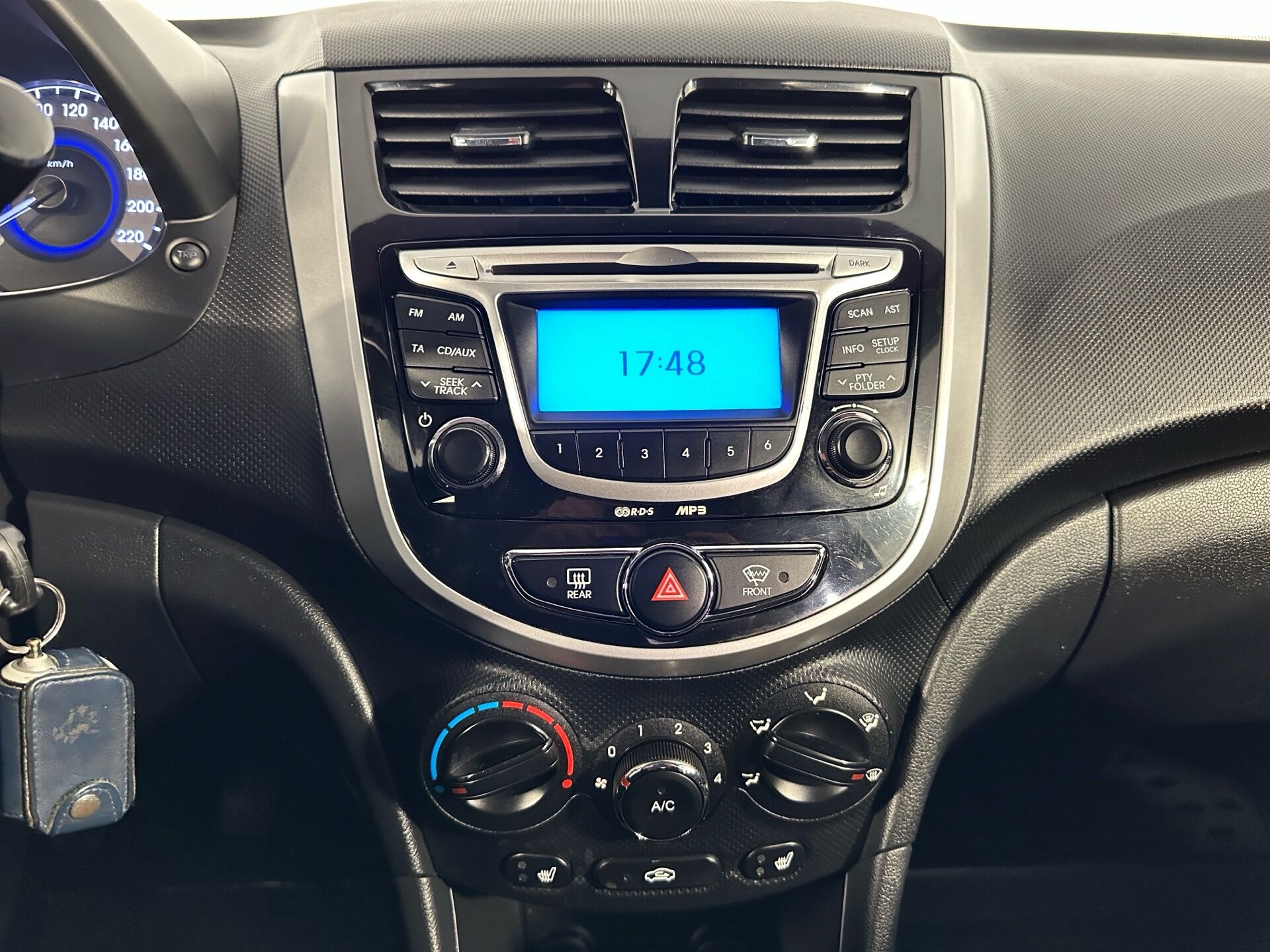 Hyundai Solaris Active 2011 г.в., 208 062 км.