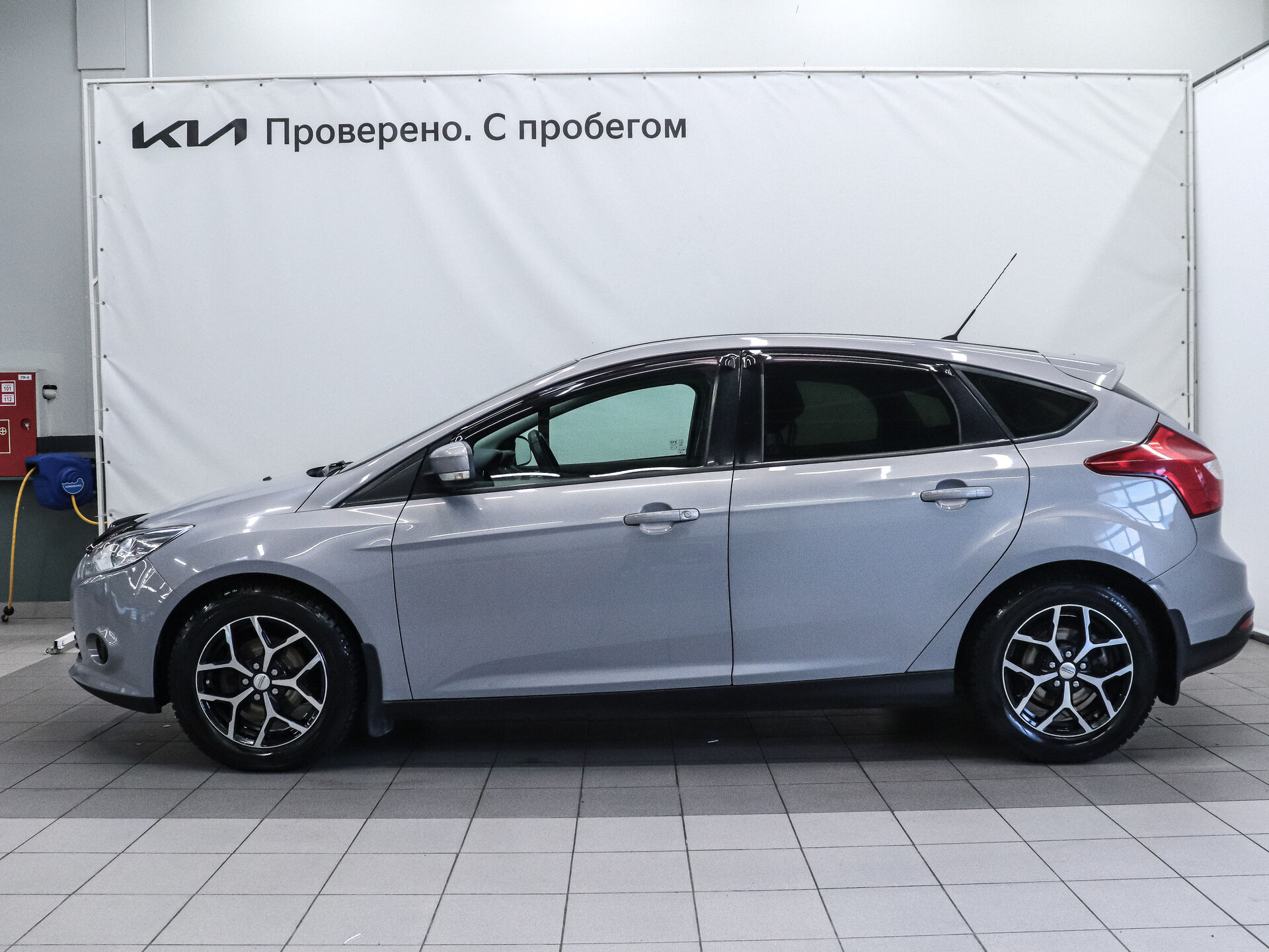 Ford Focus 2011 6