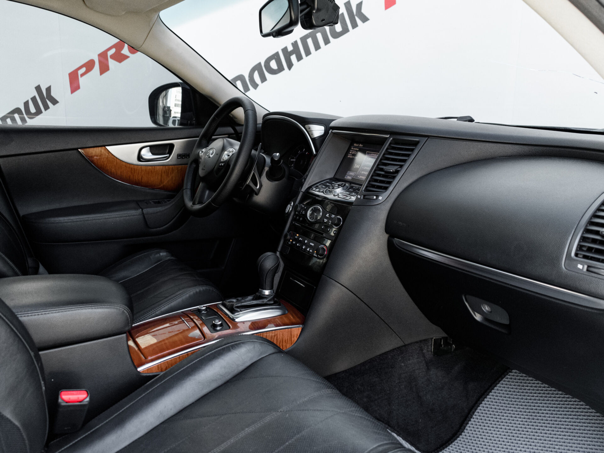 Купить Infiniti QX70 3.0d AT (238 л.с.) 4WD, 2014 в Екатеренбурге