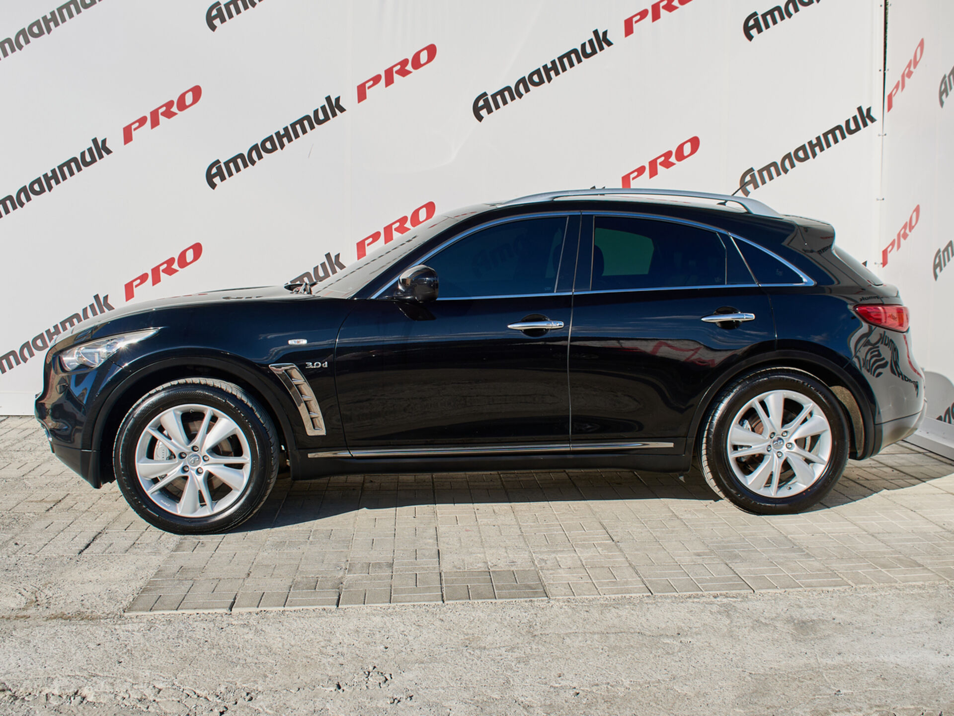 Купить Infiniti QX70 3.0d AT (238 л.с.) 4WD, 2014 в Екатеренбурге